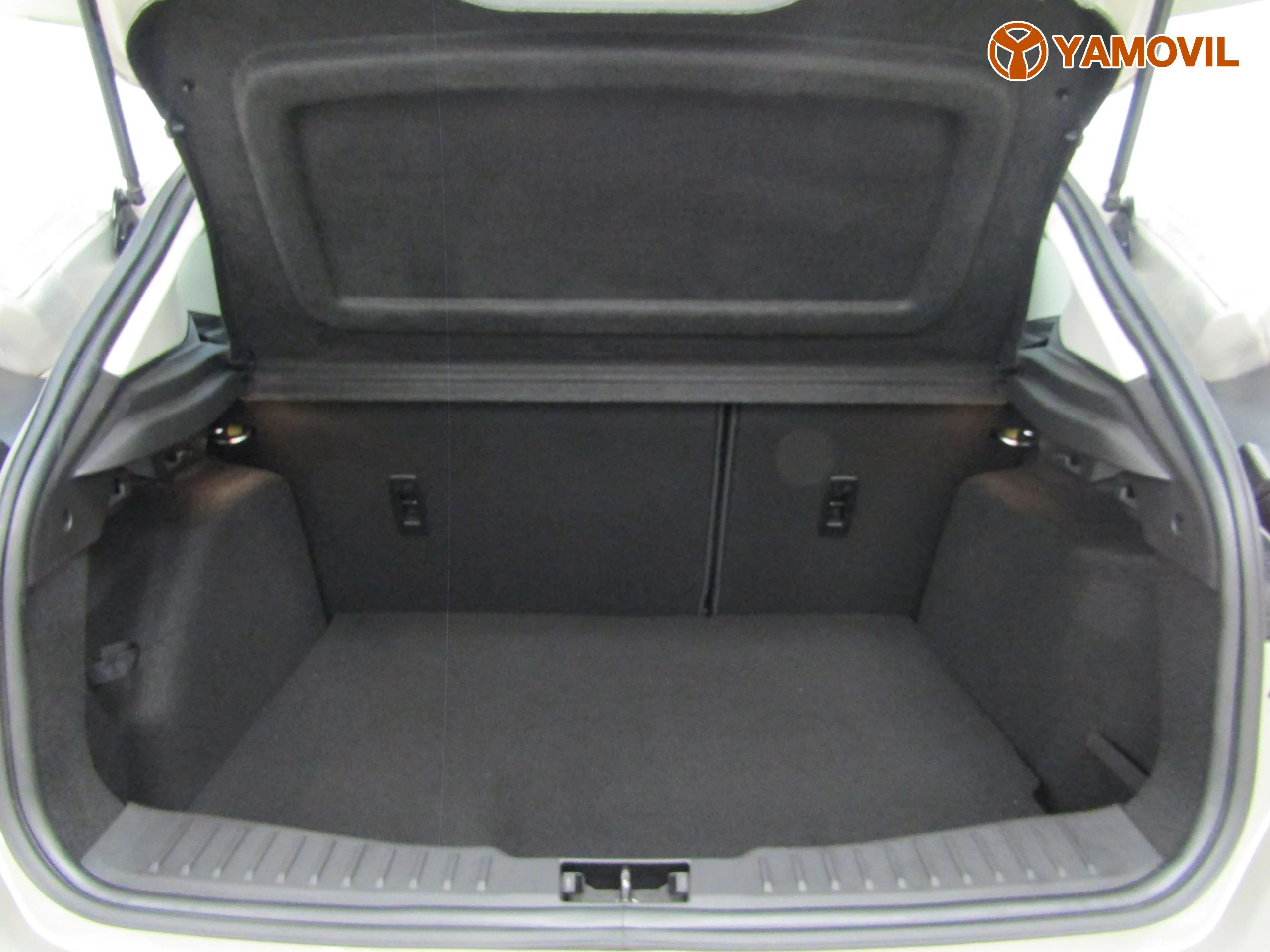 Ford Focus 1.6TDCI TREND  - Foto 7