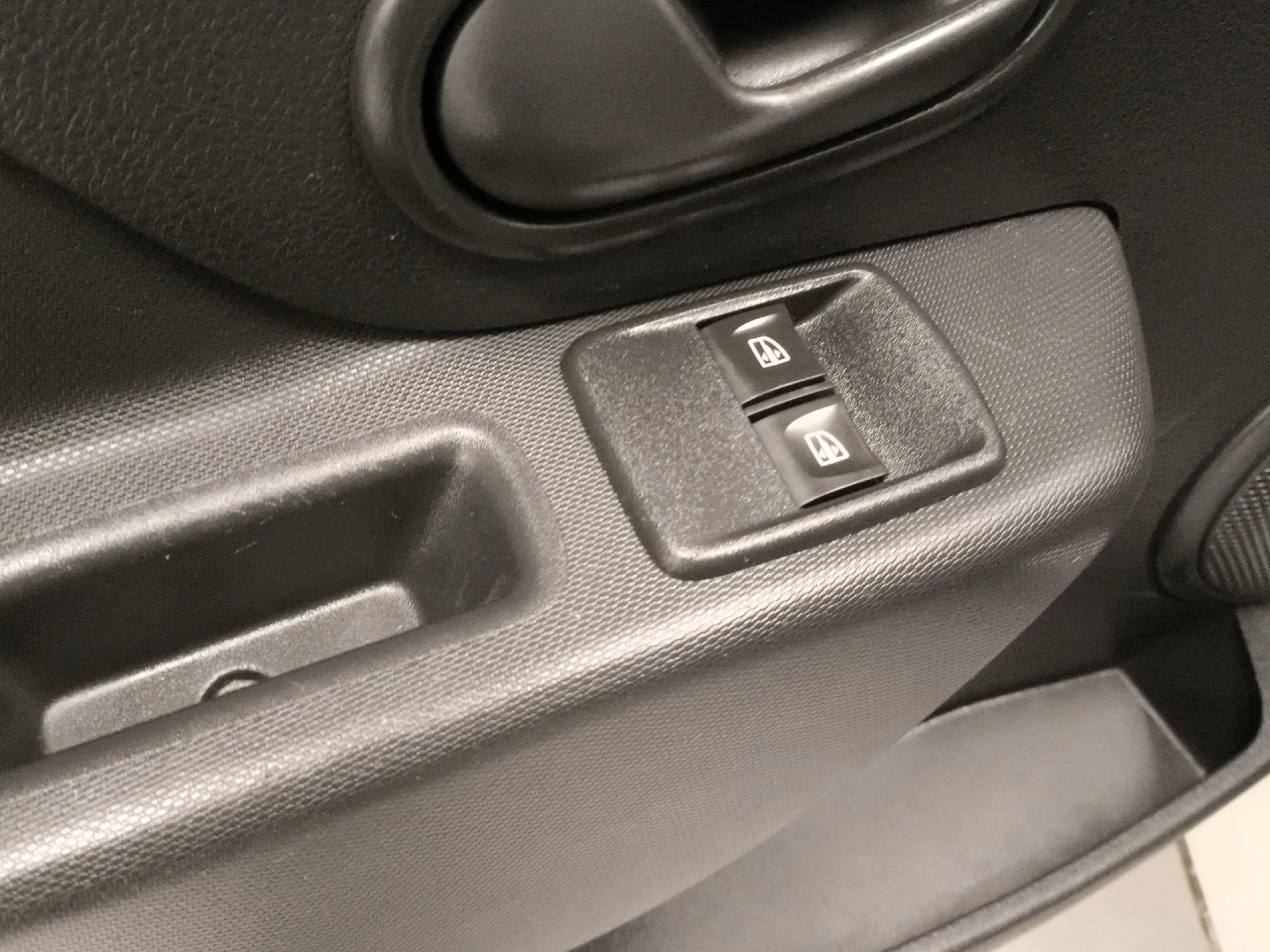 Dacia Sandero Essential 1.0 54 kW (73 CV) - Foto 9