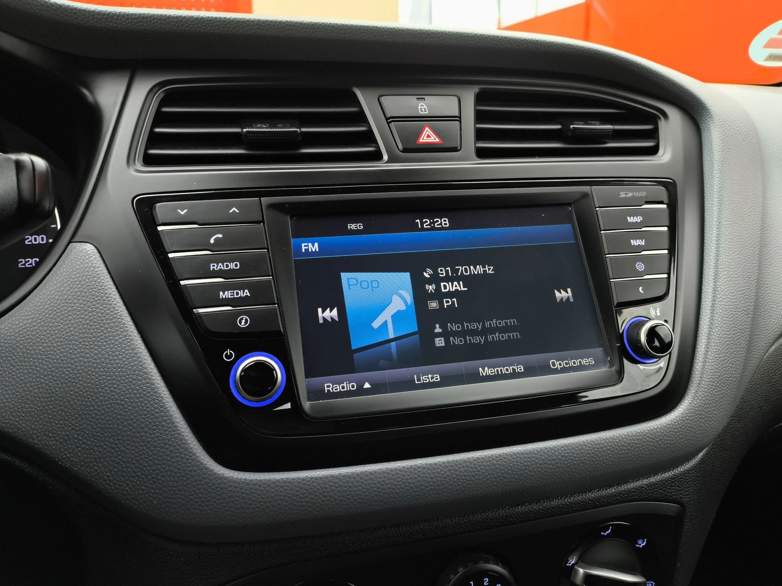 Hyundai I20 1.2 MPI Link 62 kW (84 CV) - Foto 13