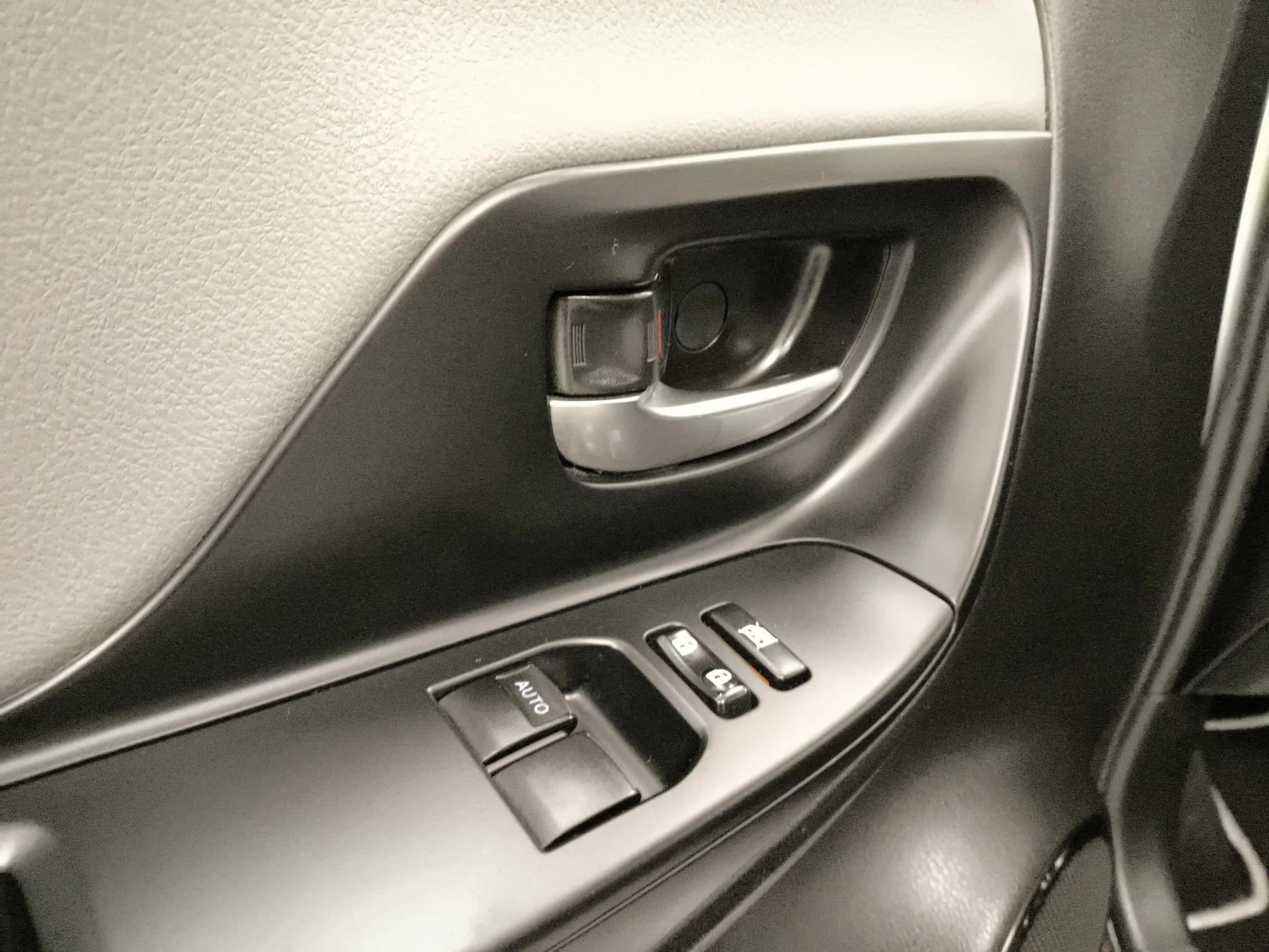 Toyota Yaris 1.5 100H Active 74 kW (100 CV) - Foto 10