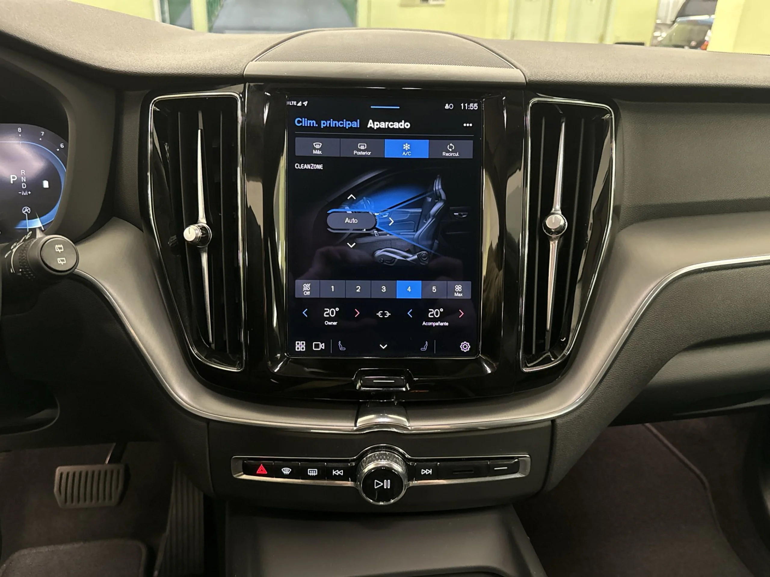 Volvo Xc60 B4 G Core Pro Auto 145 kW (197 CV) - Foto 18