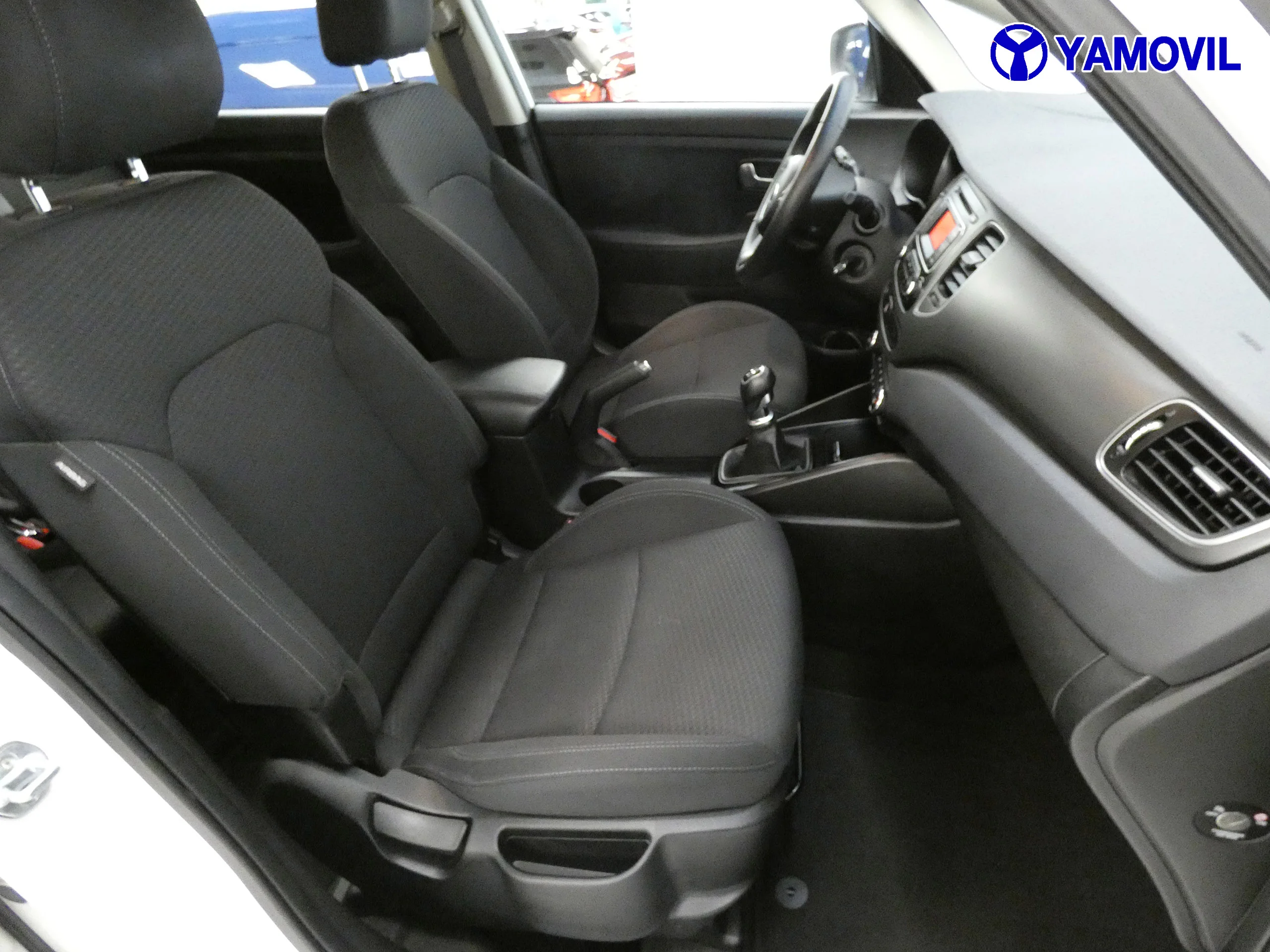 Kia Carens 1.6 GDI CONCEPT - Foto 13