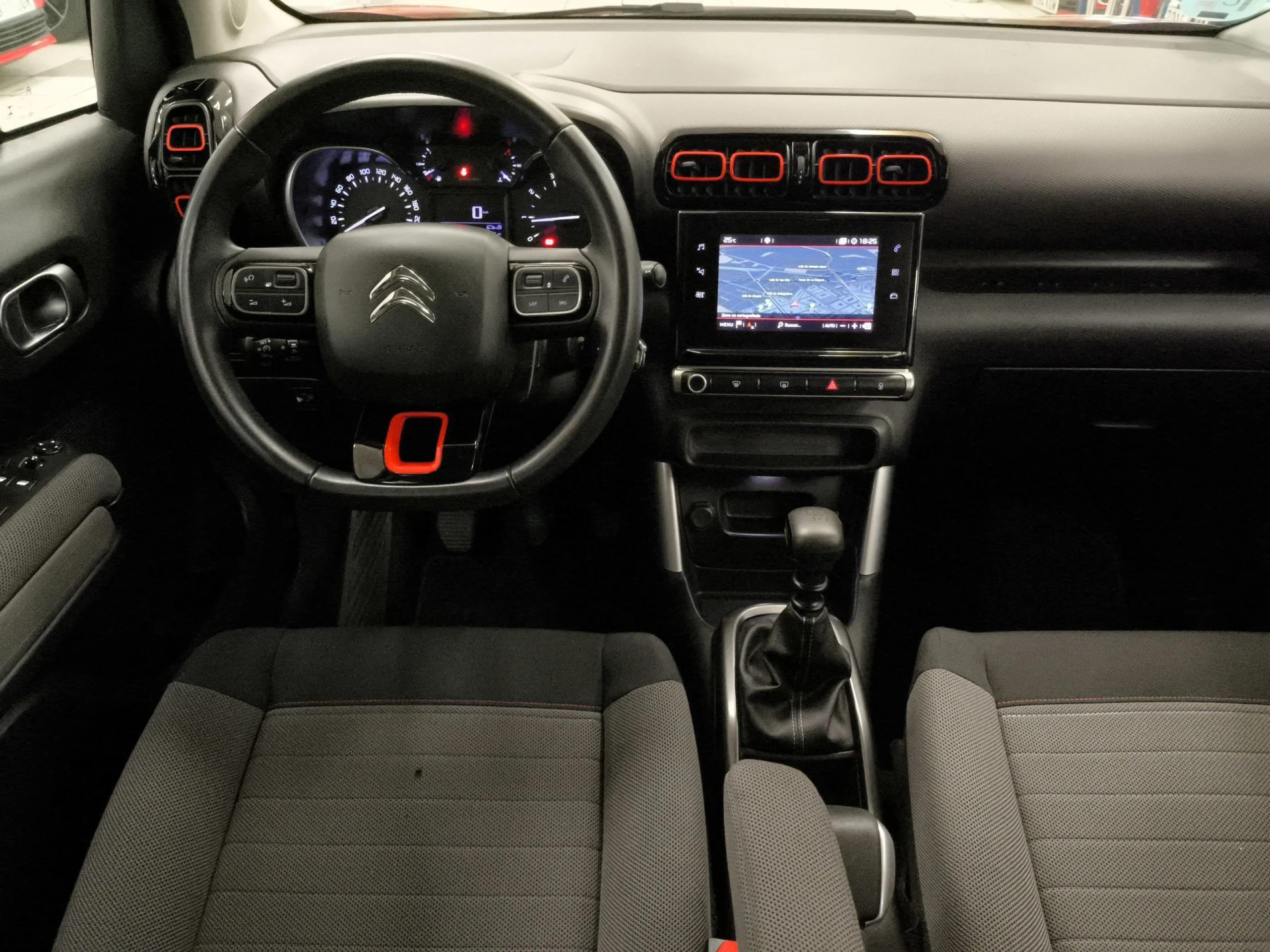 Citroen C3 Aircross BlueHDi 100 SANDS Feel 75 kW (102 CV) - Foto 11