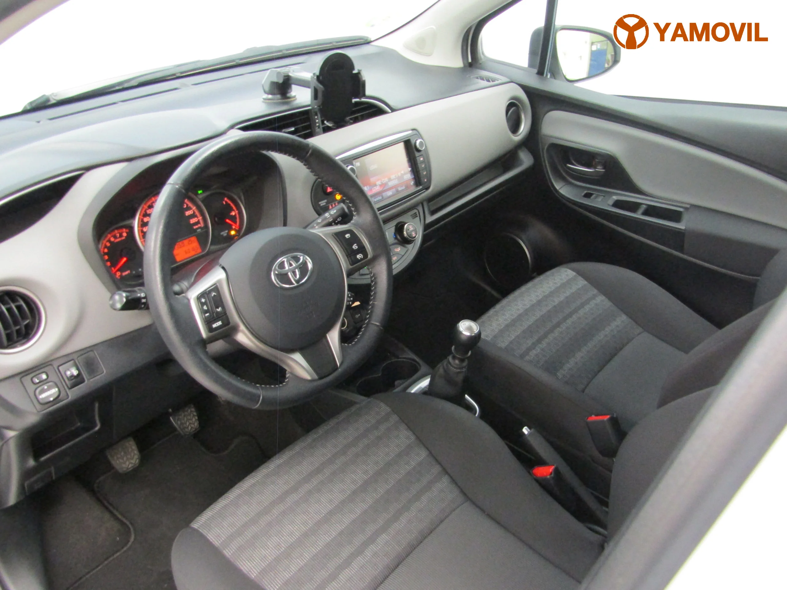 Toyota Yaris 1.3 ACTIVE  - Foto 17