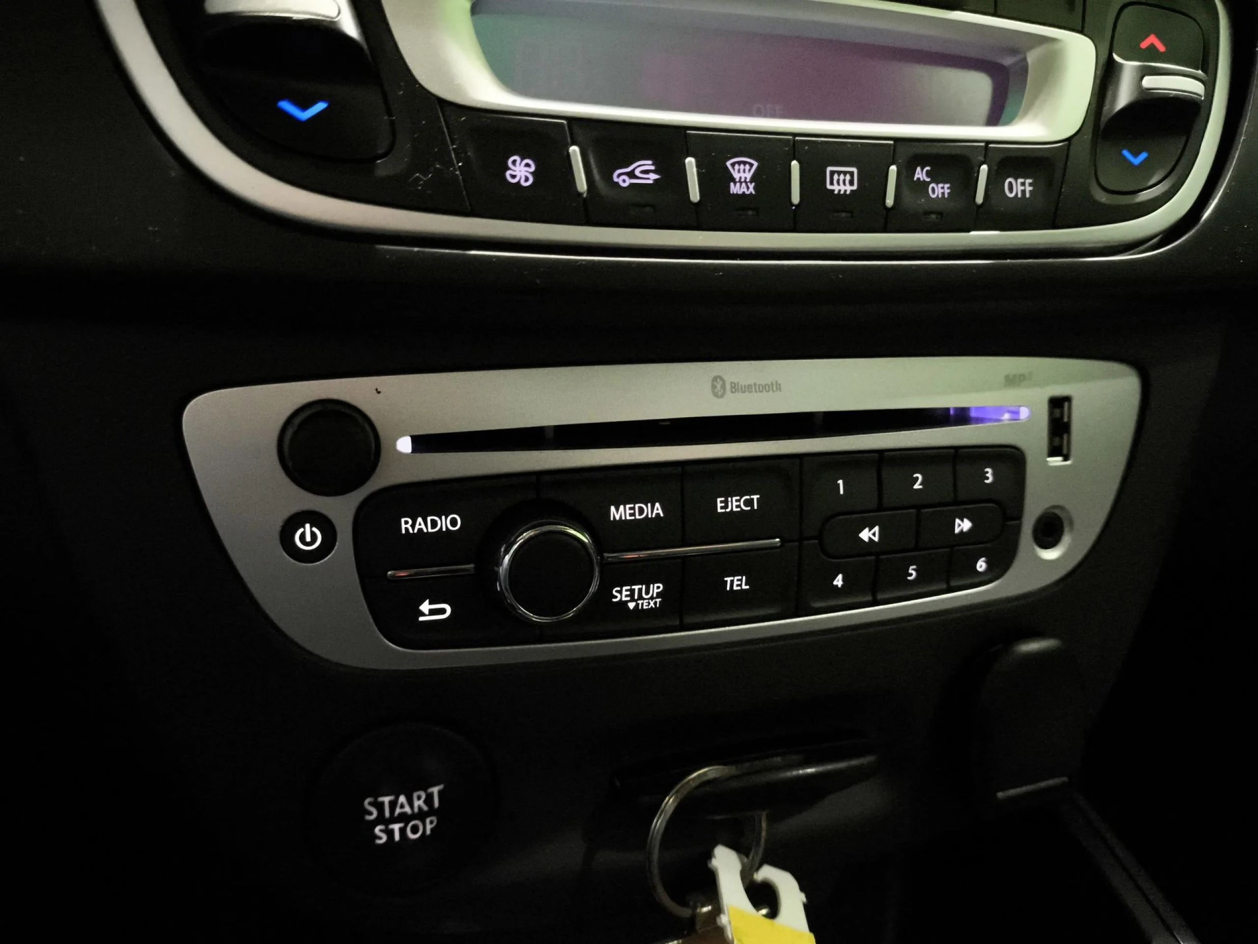 Renault Megane Limited Energy SANDS TCe 85 kW (115 CV) - Foto 18