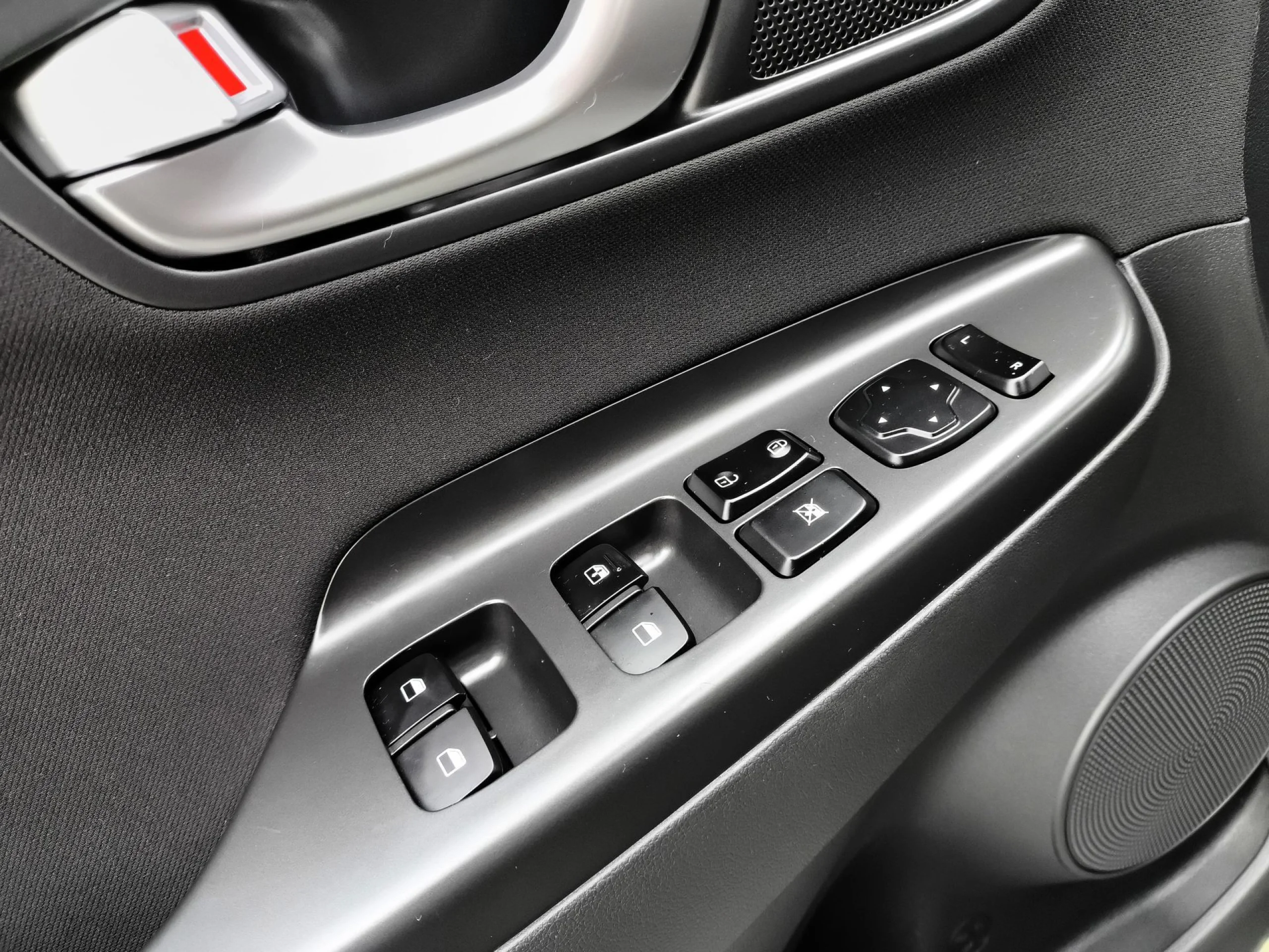 Hyundai Kona 1.6 GDI HEV Maxx DCT 104 kW (141 CV) - Foto 10