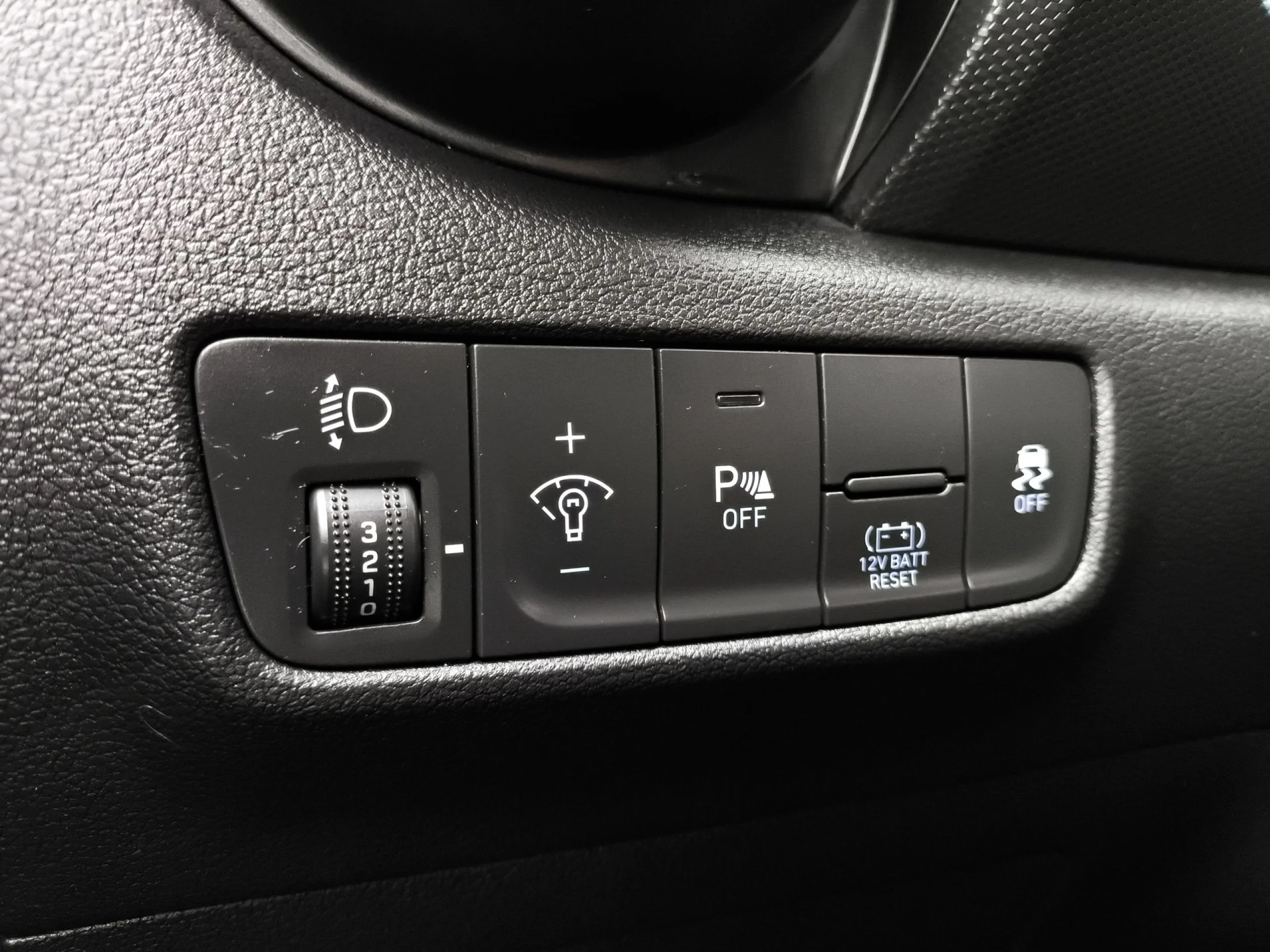 Hyundai Kona 1.6 GDI HEV Maxx DCT 104 kW (141 CV) - Foto 12