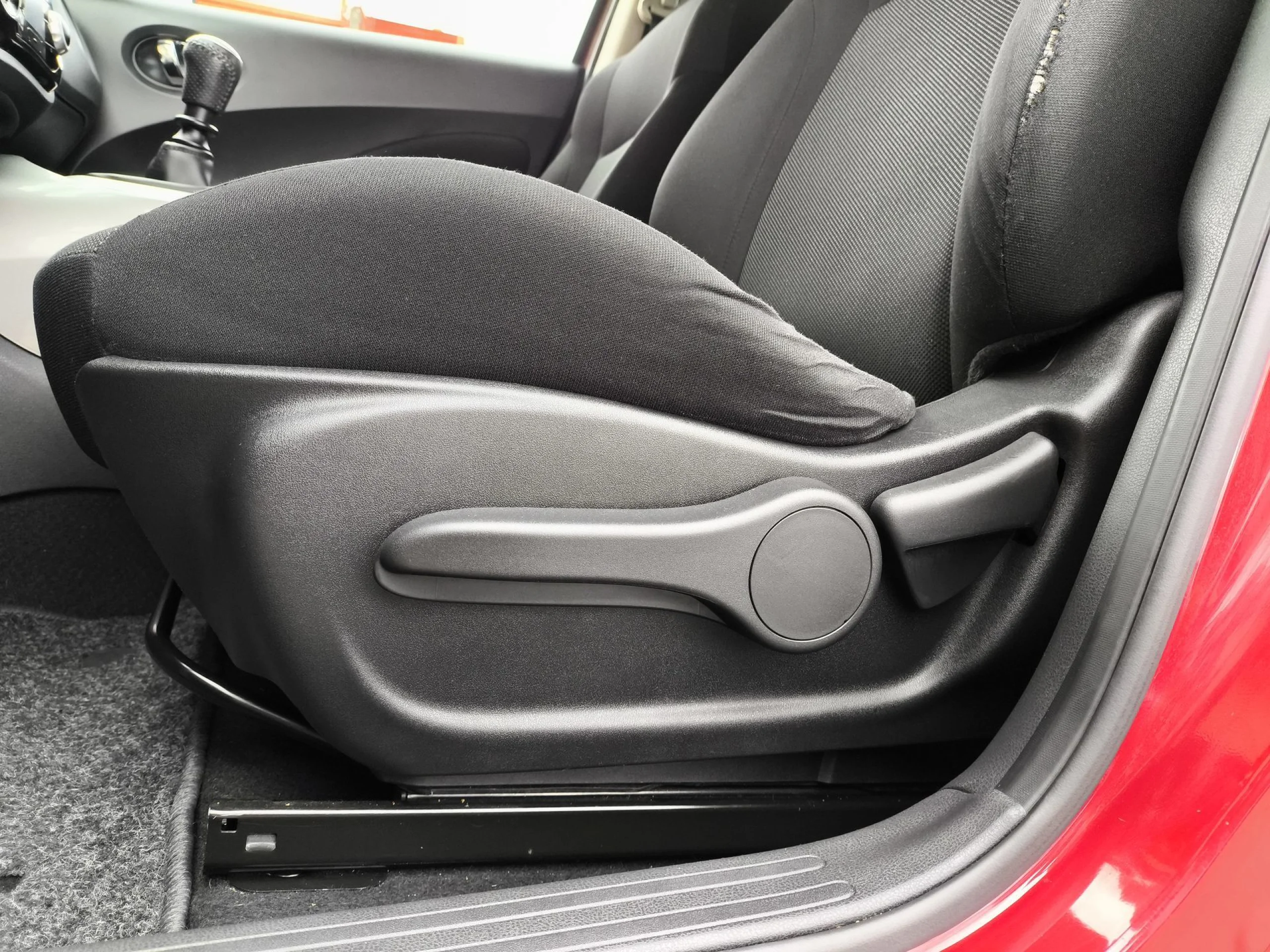 Nissan Juke 1.5 dCi Acenta 4x2 81 kW (110 CV) - Foto 9