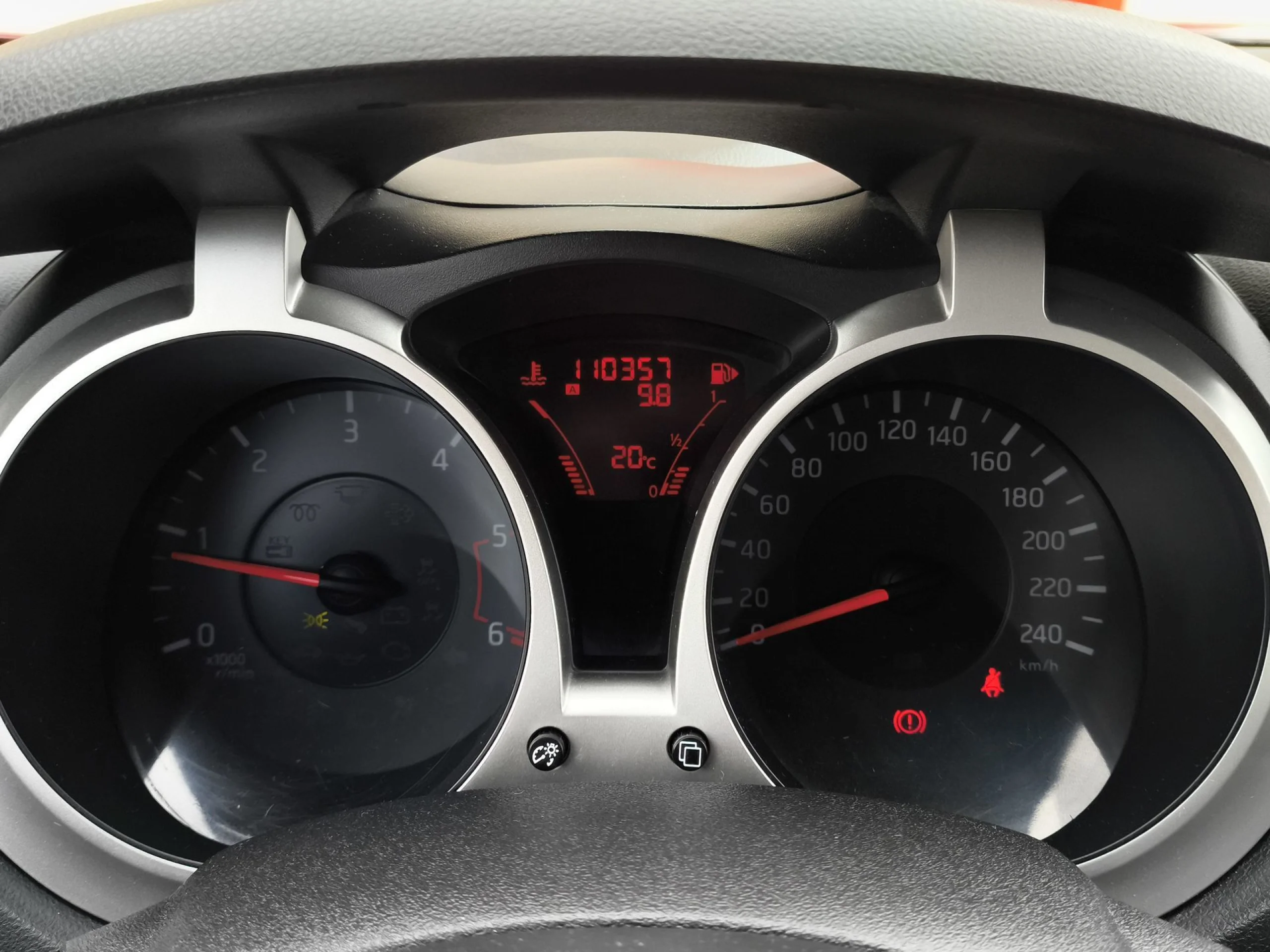Nissan Juke 1.5 dCi Acenta 4x2 81 kW (110 CV) - Foto 13