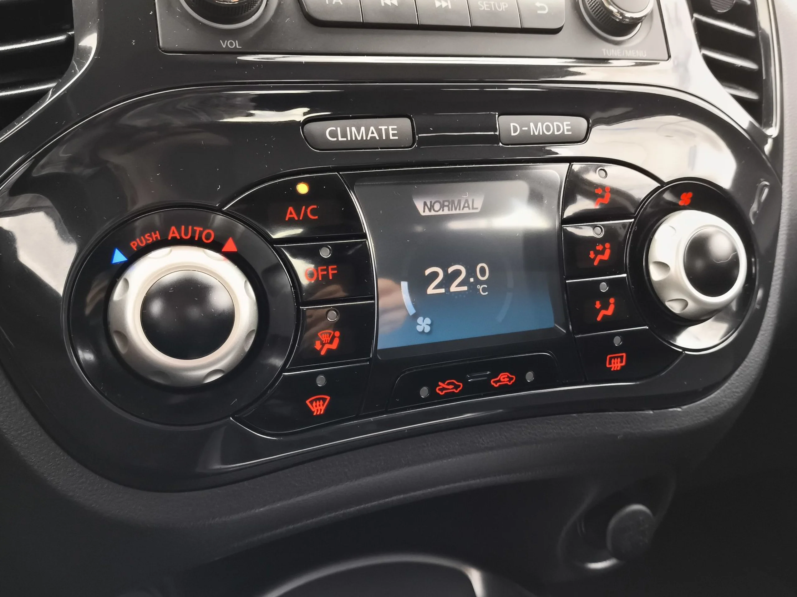 Nissan Juke 1.5 dCi Acenta 4x2 81 kW (110 CV) - Foto 15