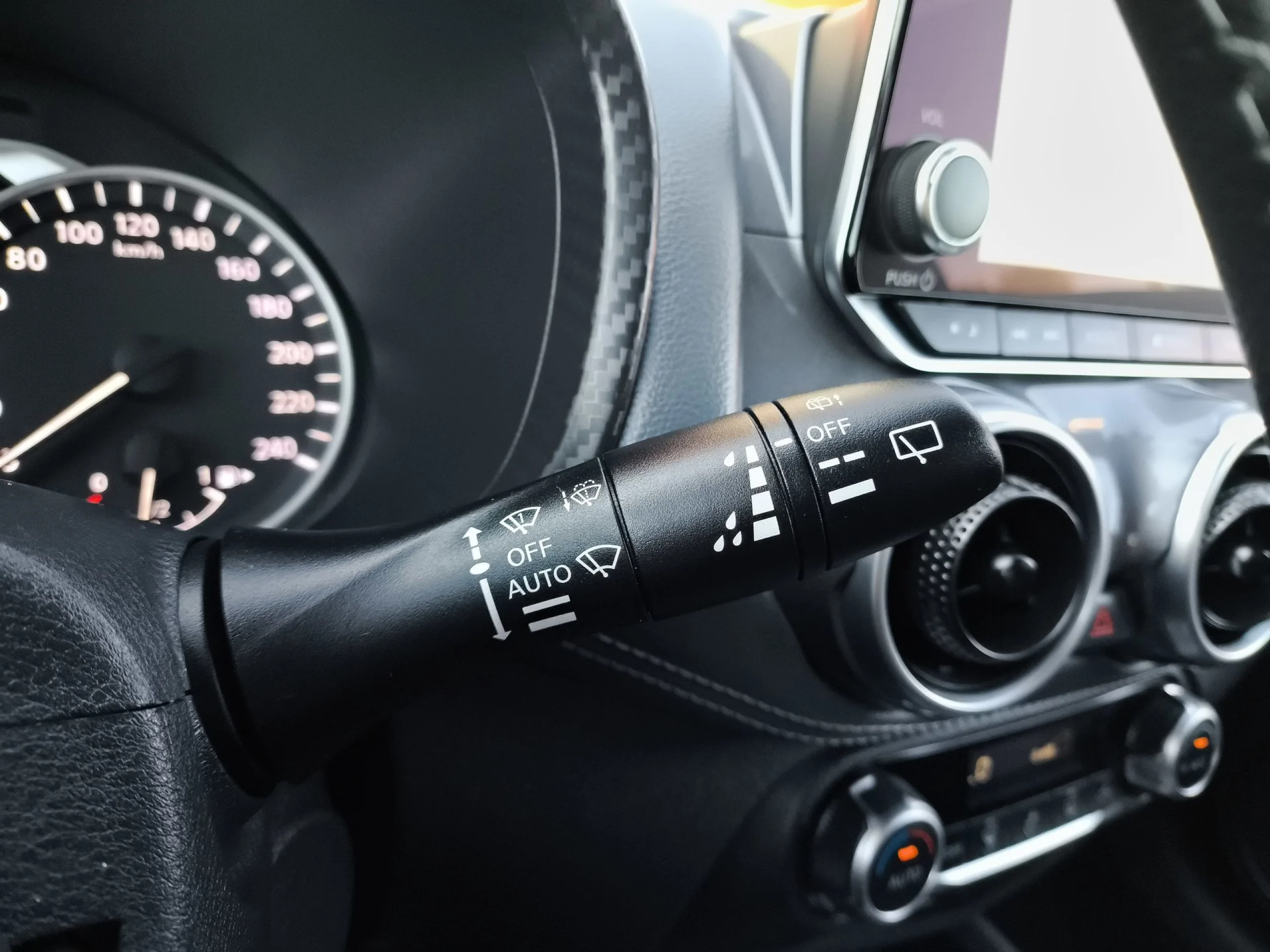 Nissan Juke DIG-T N-Connecta 4x2 84 kW (114 CV) - Foto 17