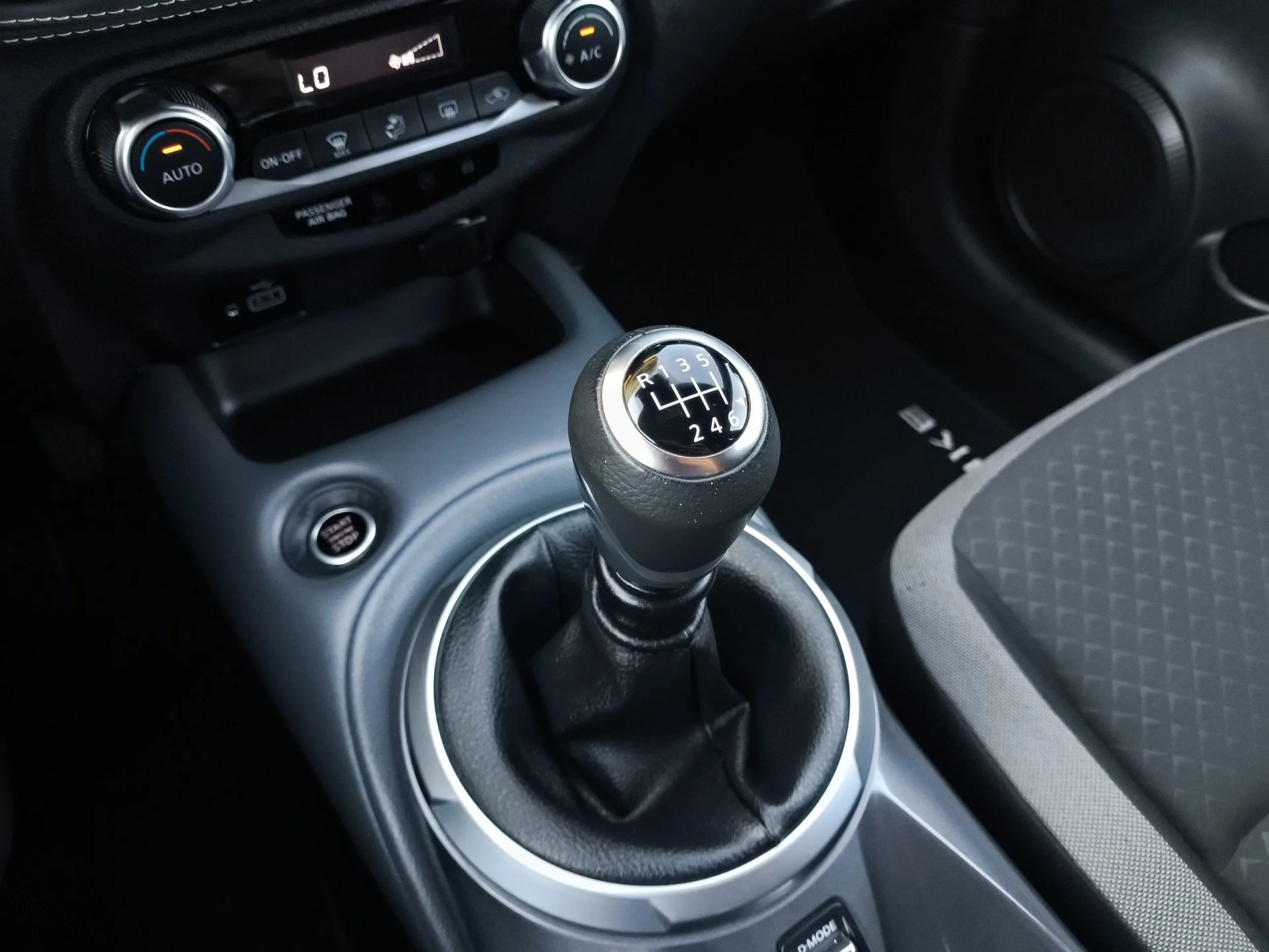 Nissan Juke DIG-T N-Connecta 4x2 84 kW (114 CV) - Foto 24