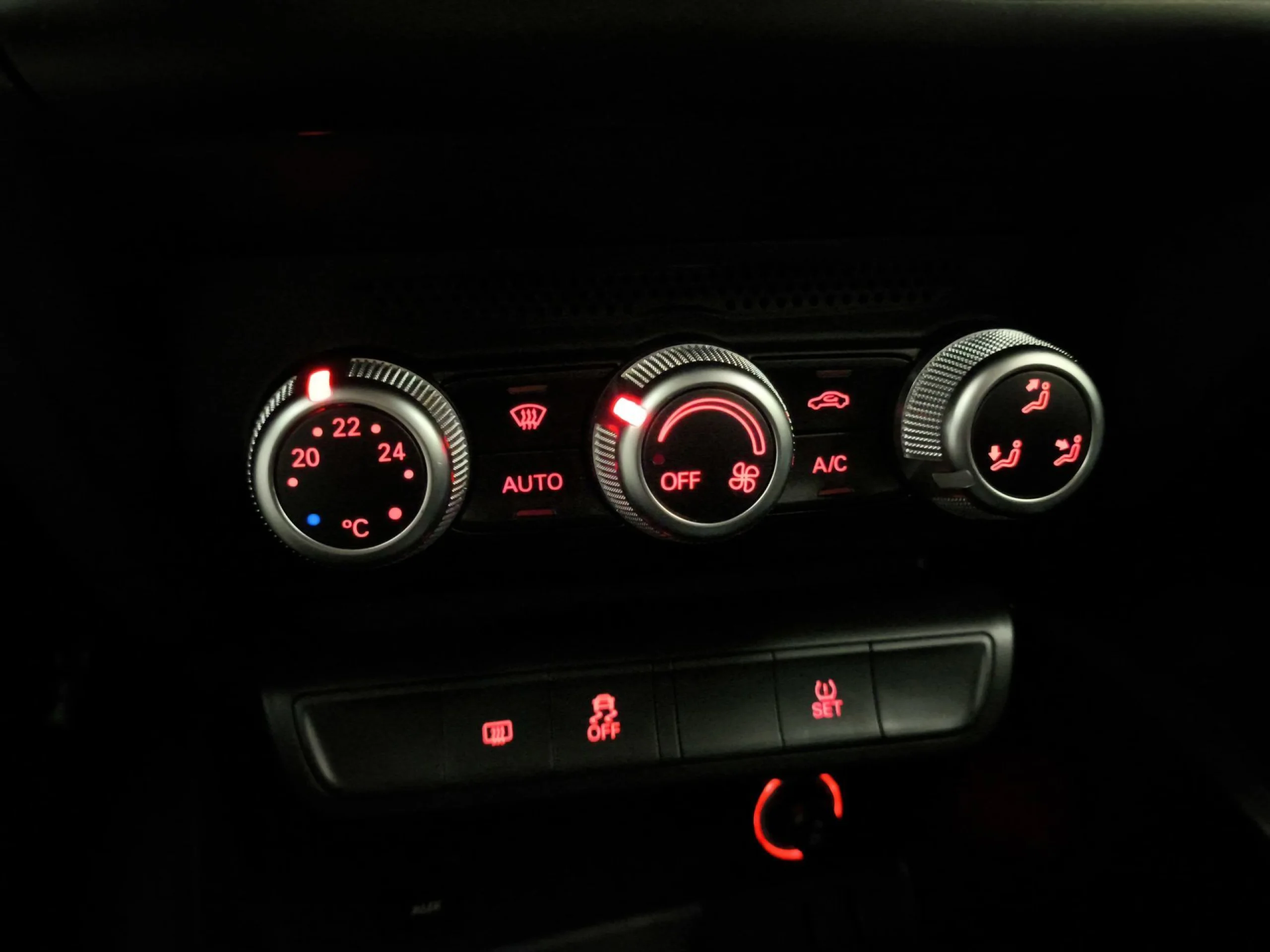 Audi A1 Adrenalin 1.2 TFSI  63 kW (86 CV) - Foto 17