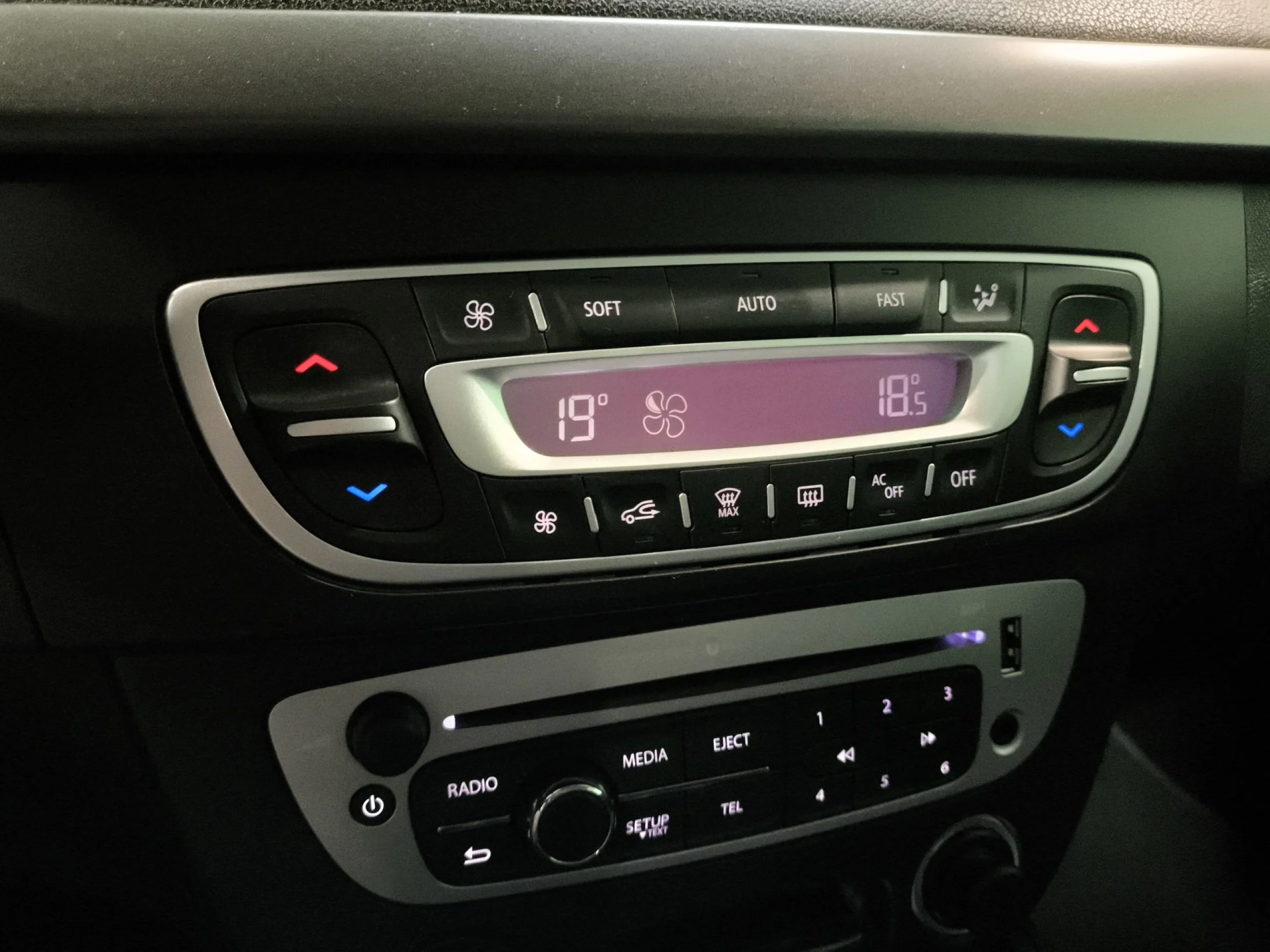 Renault Fluence 1.6 16v Limited 81 kW (110 CV) - Foto 16