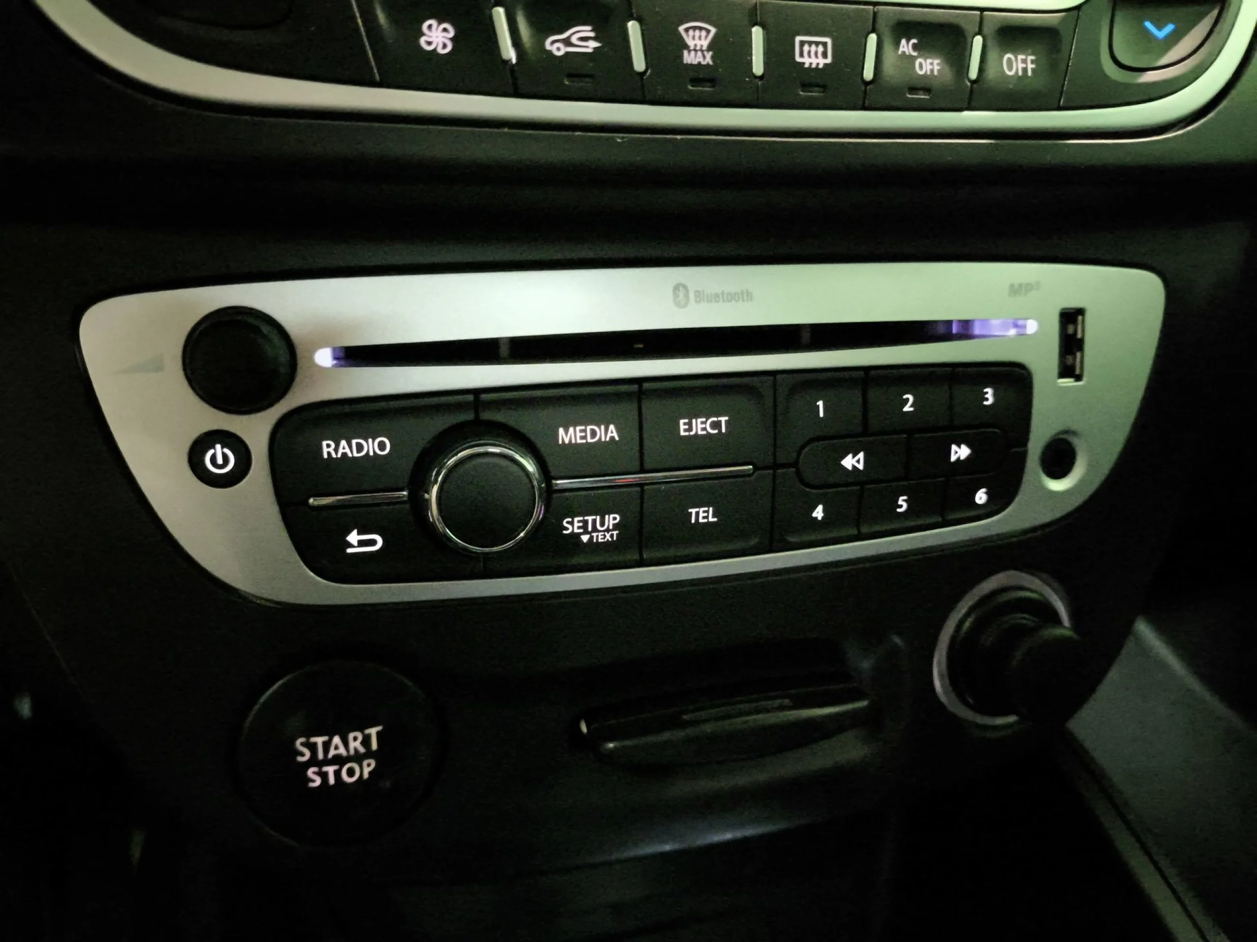 Renault Fluence 1.6 16v Limited 81 kW (110 CV) - Foto 18