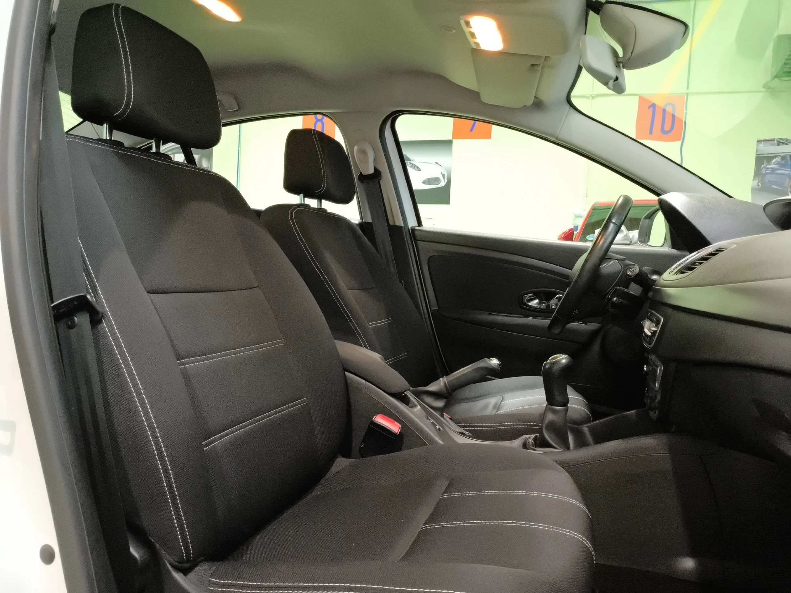 Renault Fluence 1.6 16v Limited 81 kW (110 CV) - Foto 22