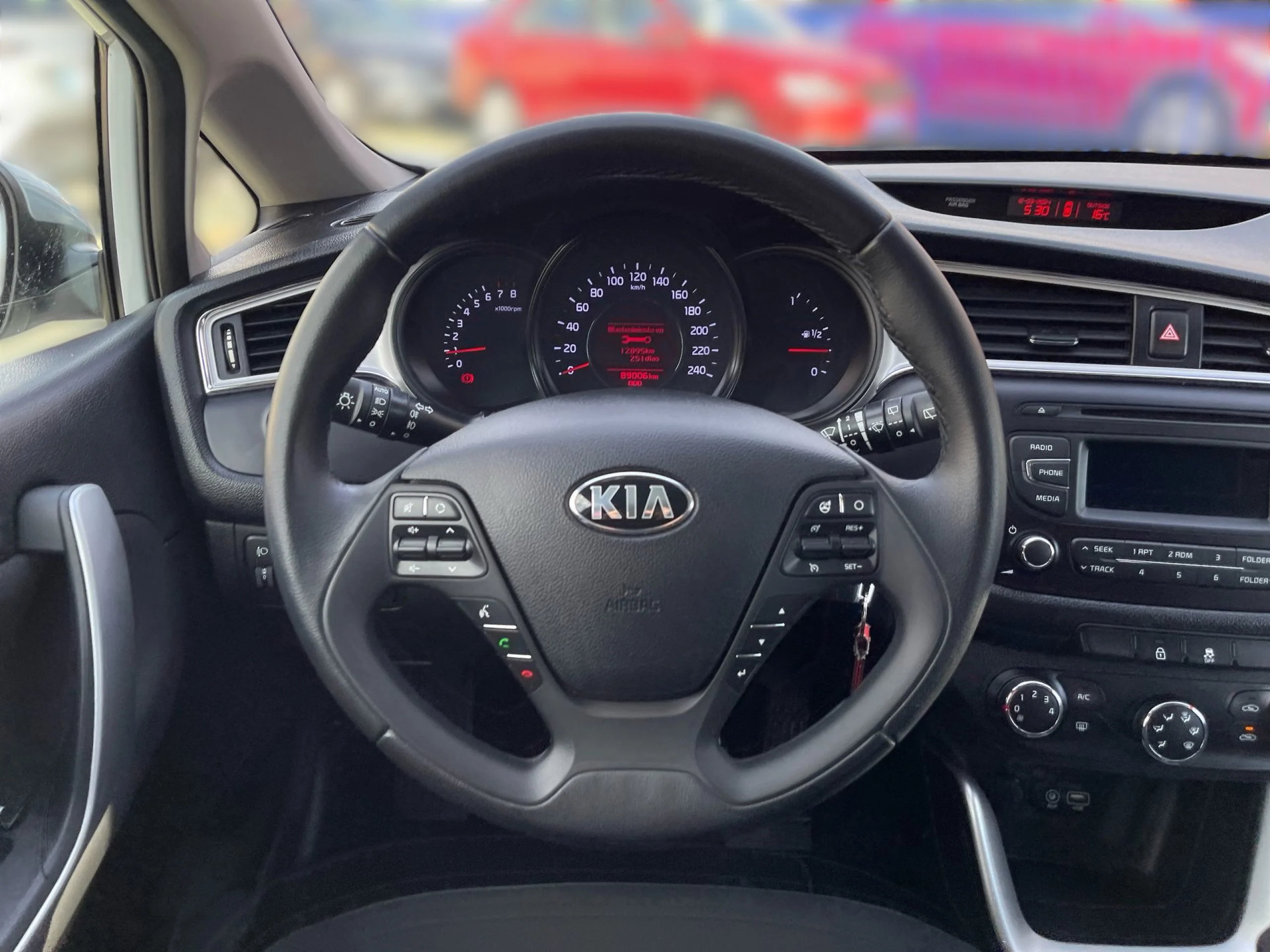 Kia Ceed 1.4 CVVT Concept Plus 74 kW (100 CV) - Foto 10