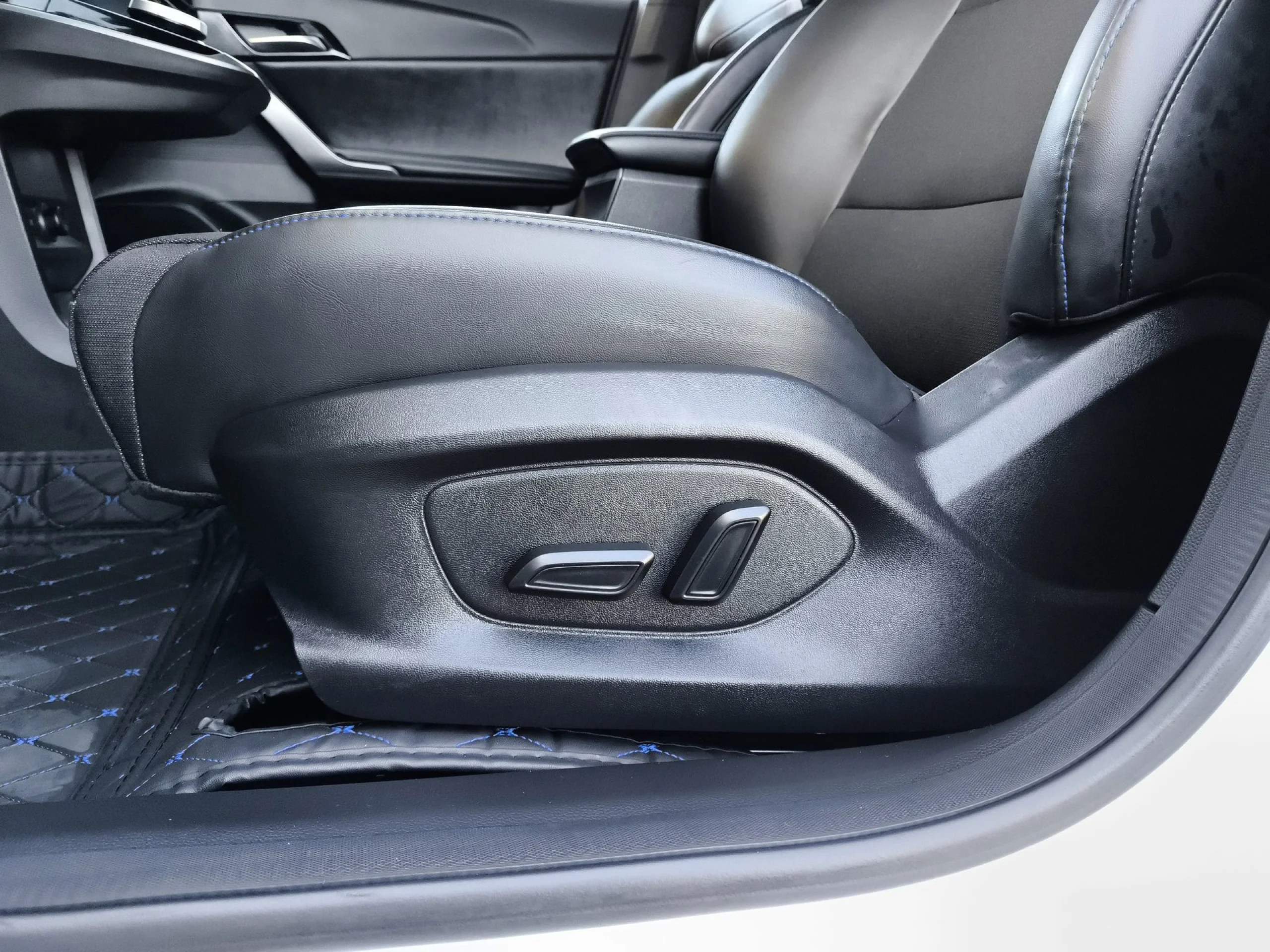 MG MG4 64kWh Comfort 150 kW (204 CV) - Foto 9