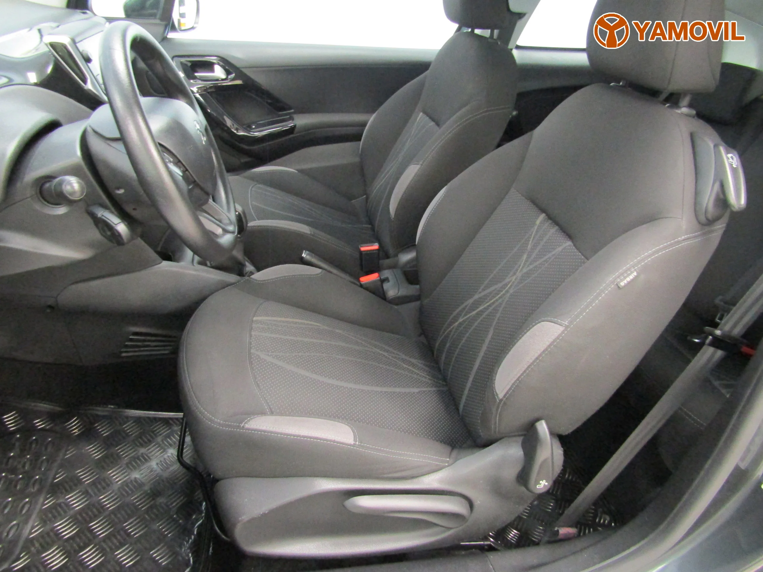 Peugeot 208 1.4HDI 68CV ACTIVE - Foto 16