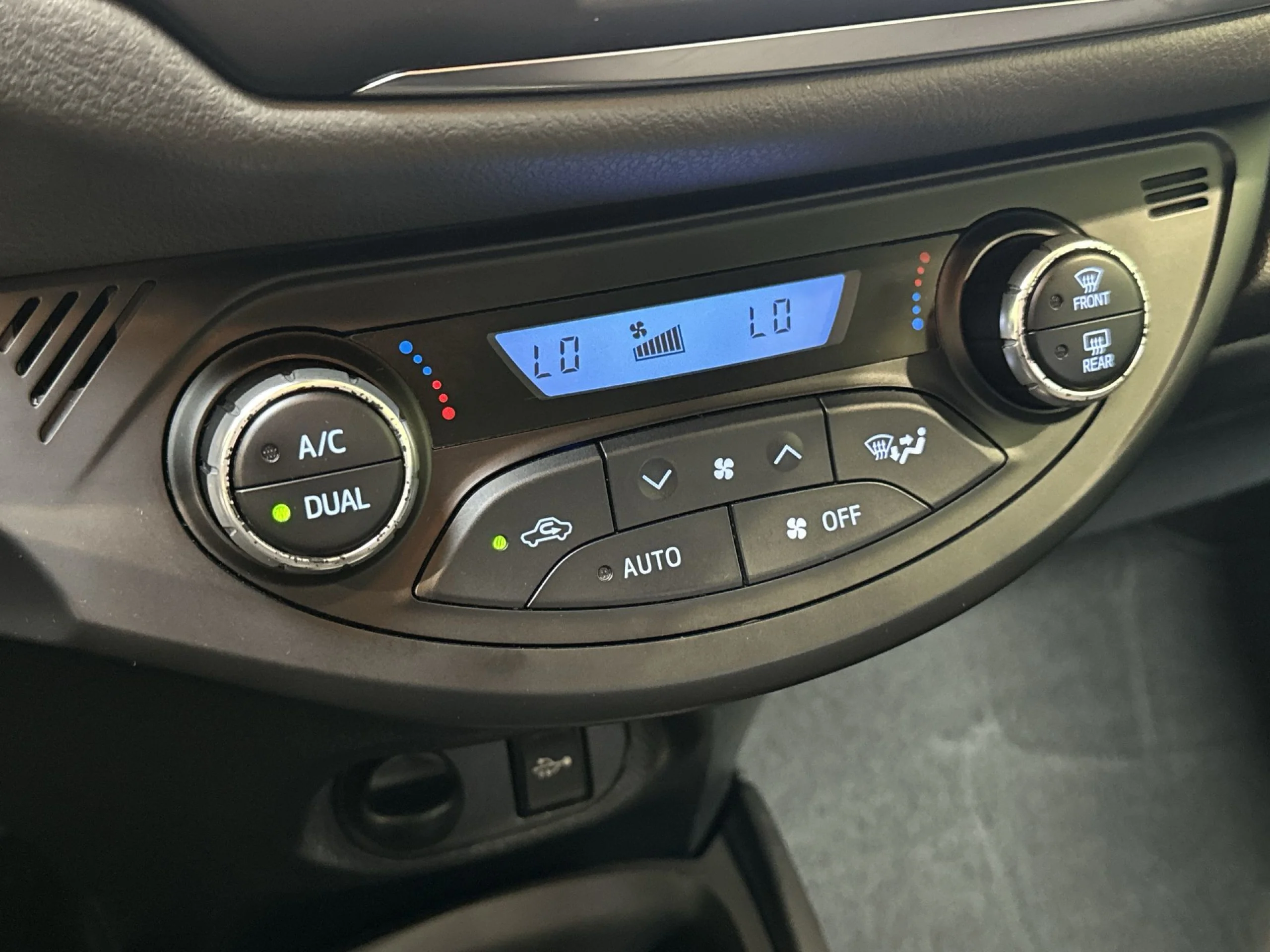 Toyota Yaris 1.5 100H Active Tech 74 kW (100 CV) - Foto 14