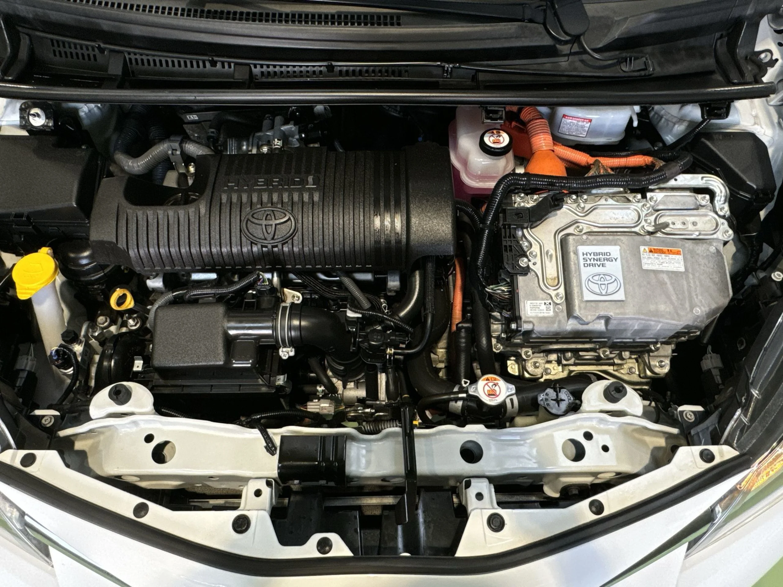 Toyota Yaris 1.5 100H Active Tech 74 kW (100 CV) - Foto 20