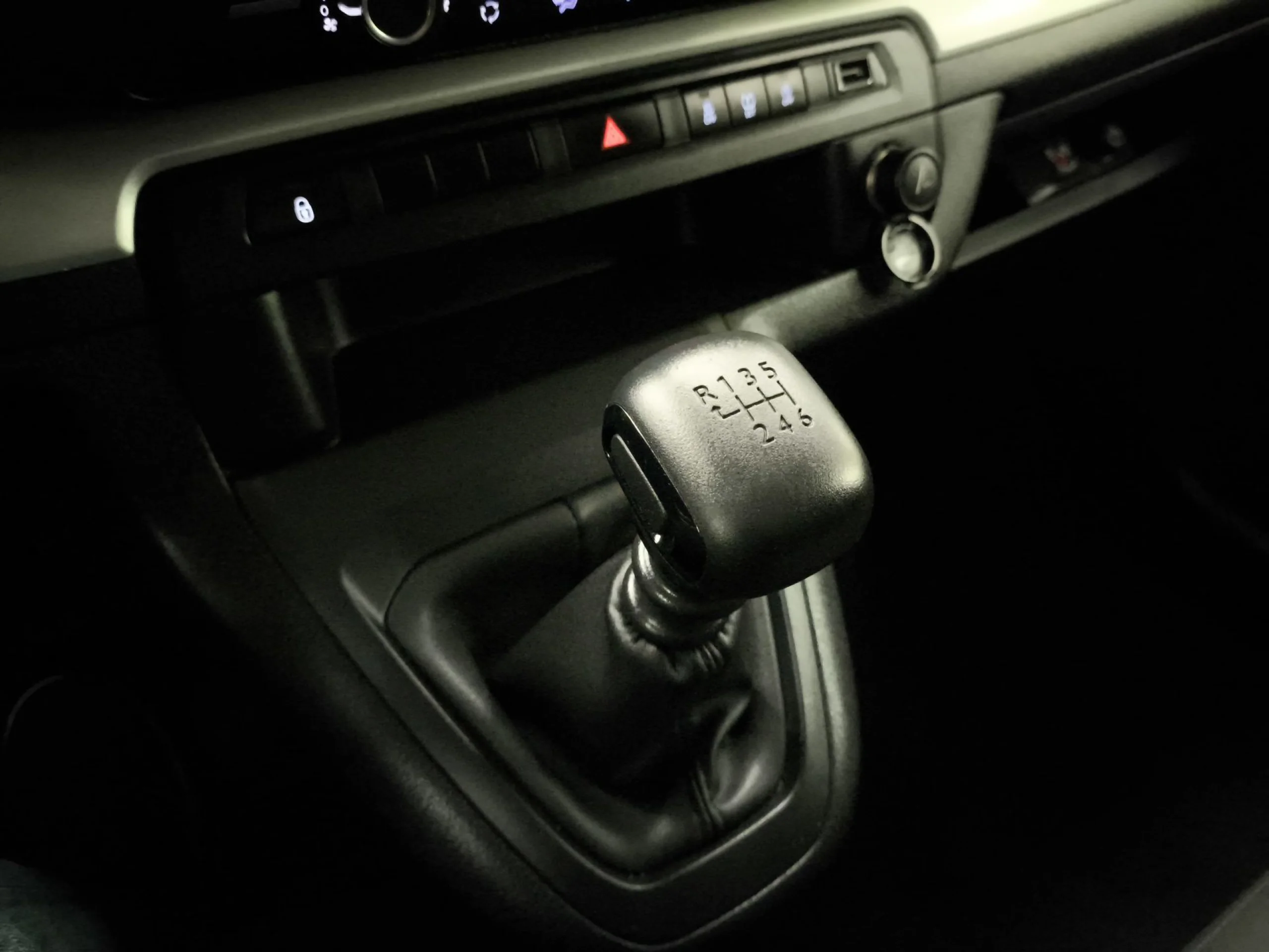 Toyota Proace verso 1.5D VX Shuttle L1 88 kW (120 CV) - Foto 21