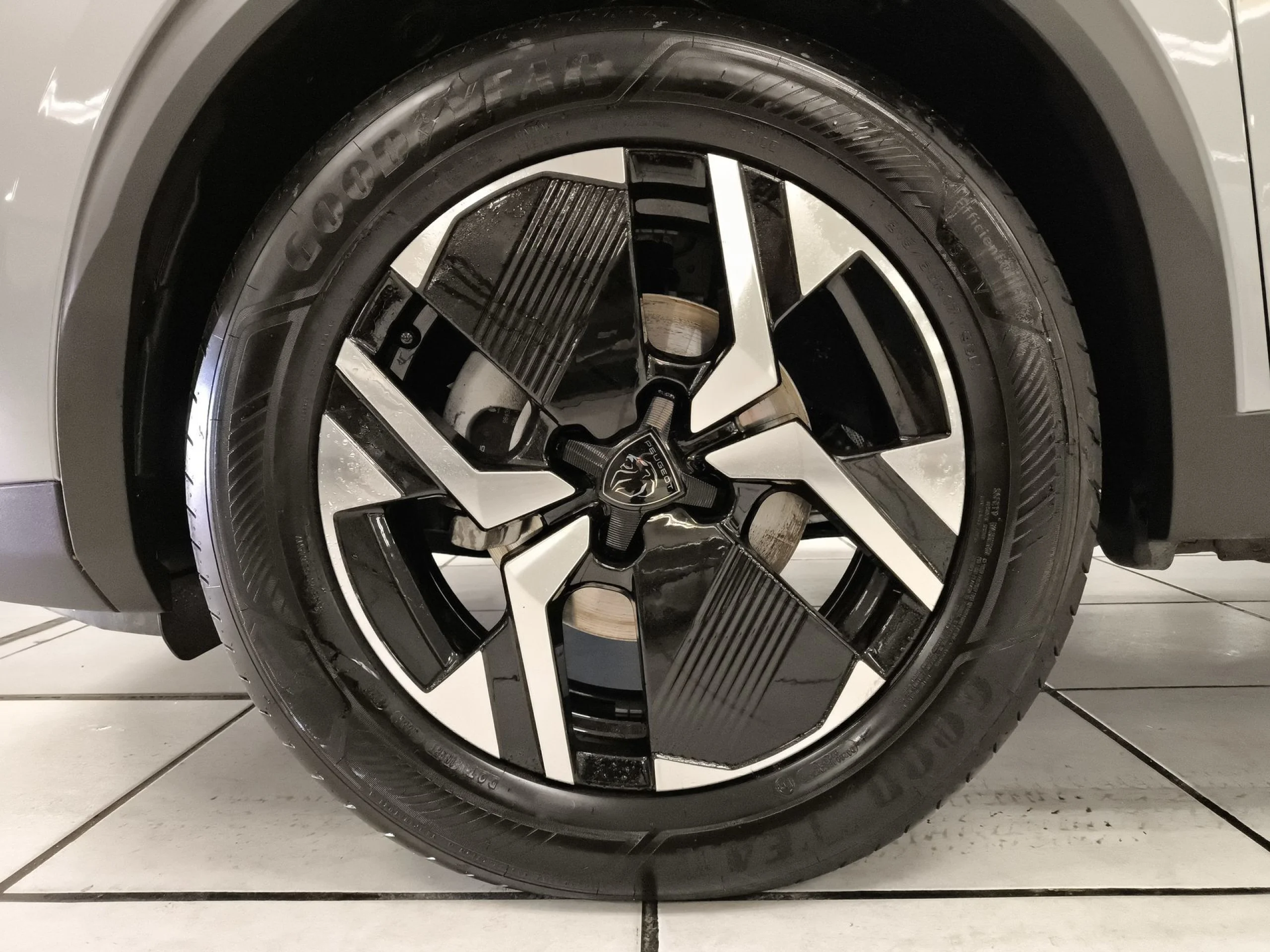 Peugeot 2008 PureTech 100 SANDS Allure 75 kW (100 CV) - Foto 7