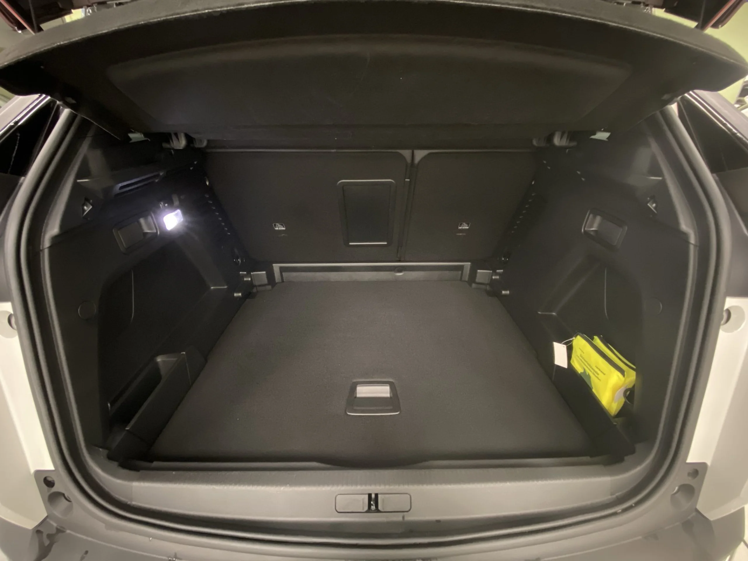 Peugeot 3008 SUV PureTech 130 SANDS GT Line 96 kW (130 CV) - Foto 20