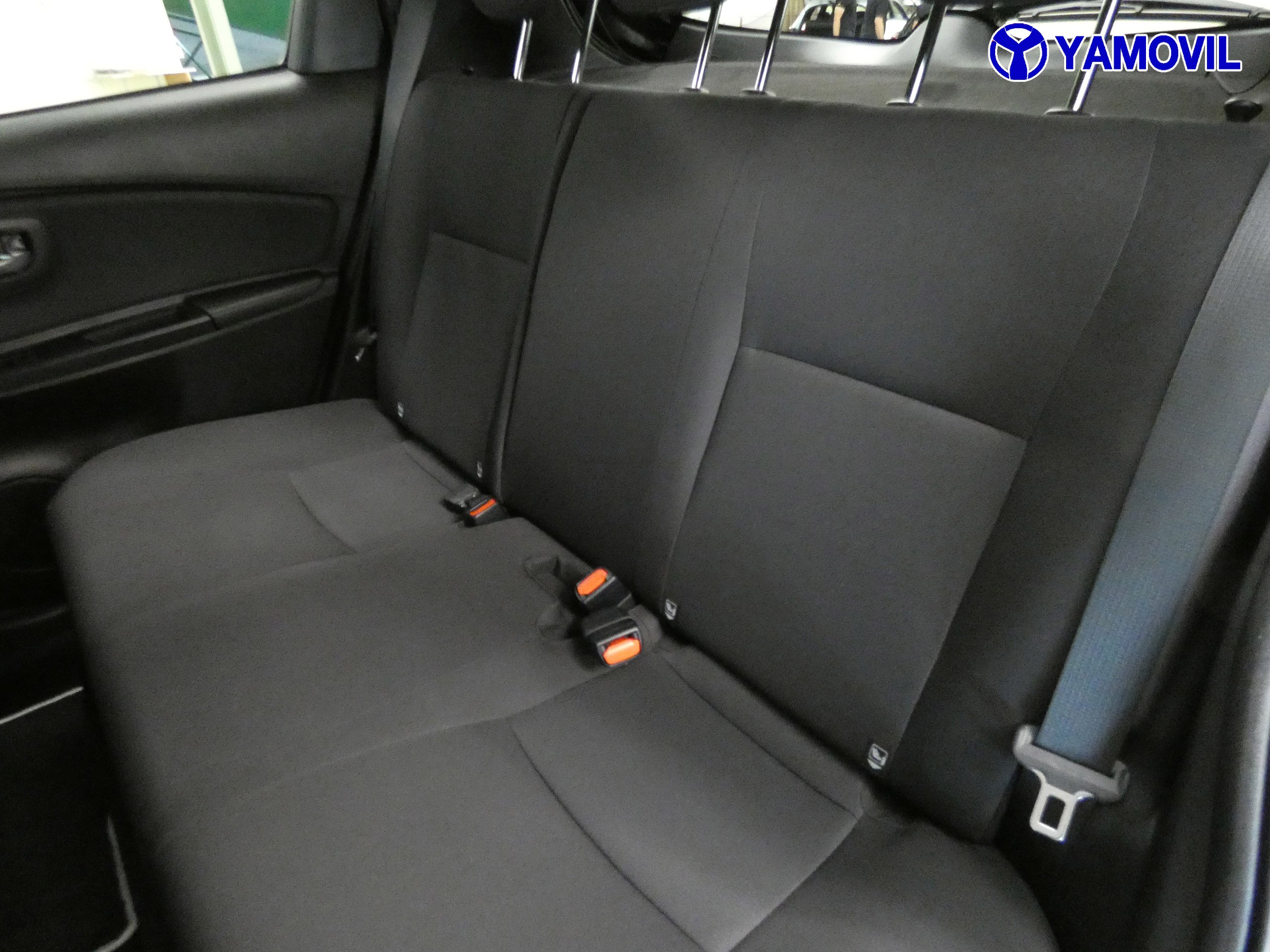 Toyota Yaris 1.5 FEEL BITONO  - Foto 14