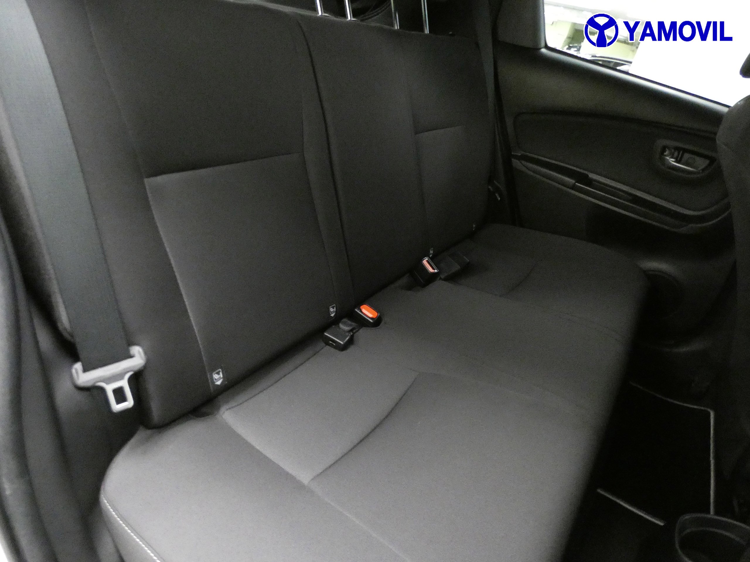 Toyota Yaris 1.5 FEEL BITONO  - Foto 16