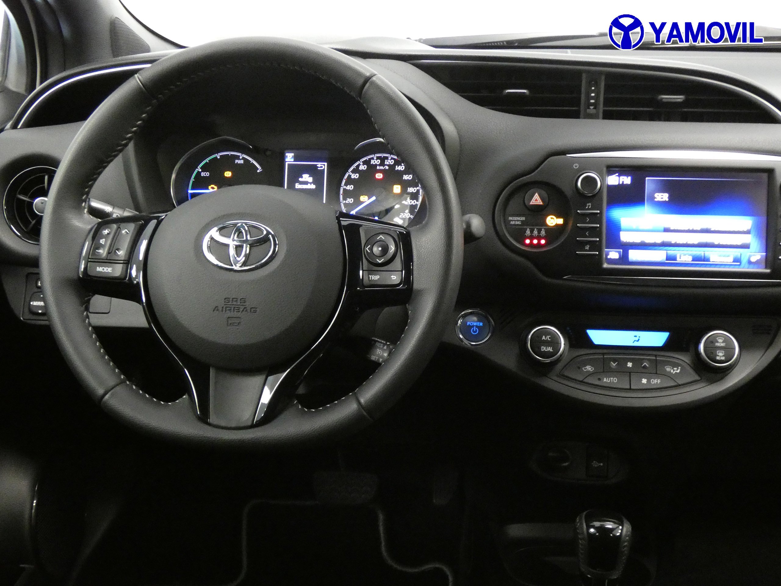 Toyota Yaris 1.5 FEEL BITONO  - Foto 17