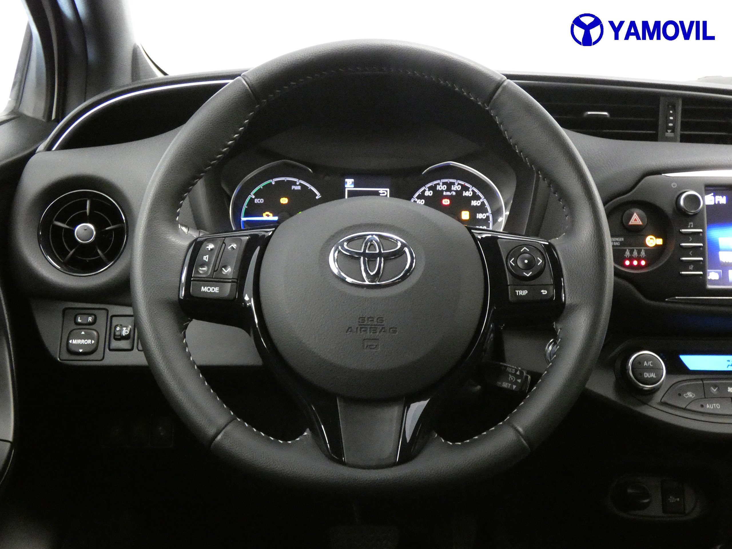 Toyota Yaris 1.5 FEEL BITONO  - Foto 18
