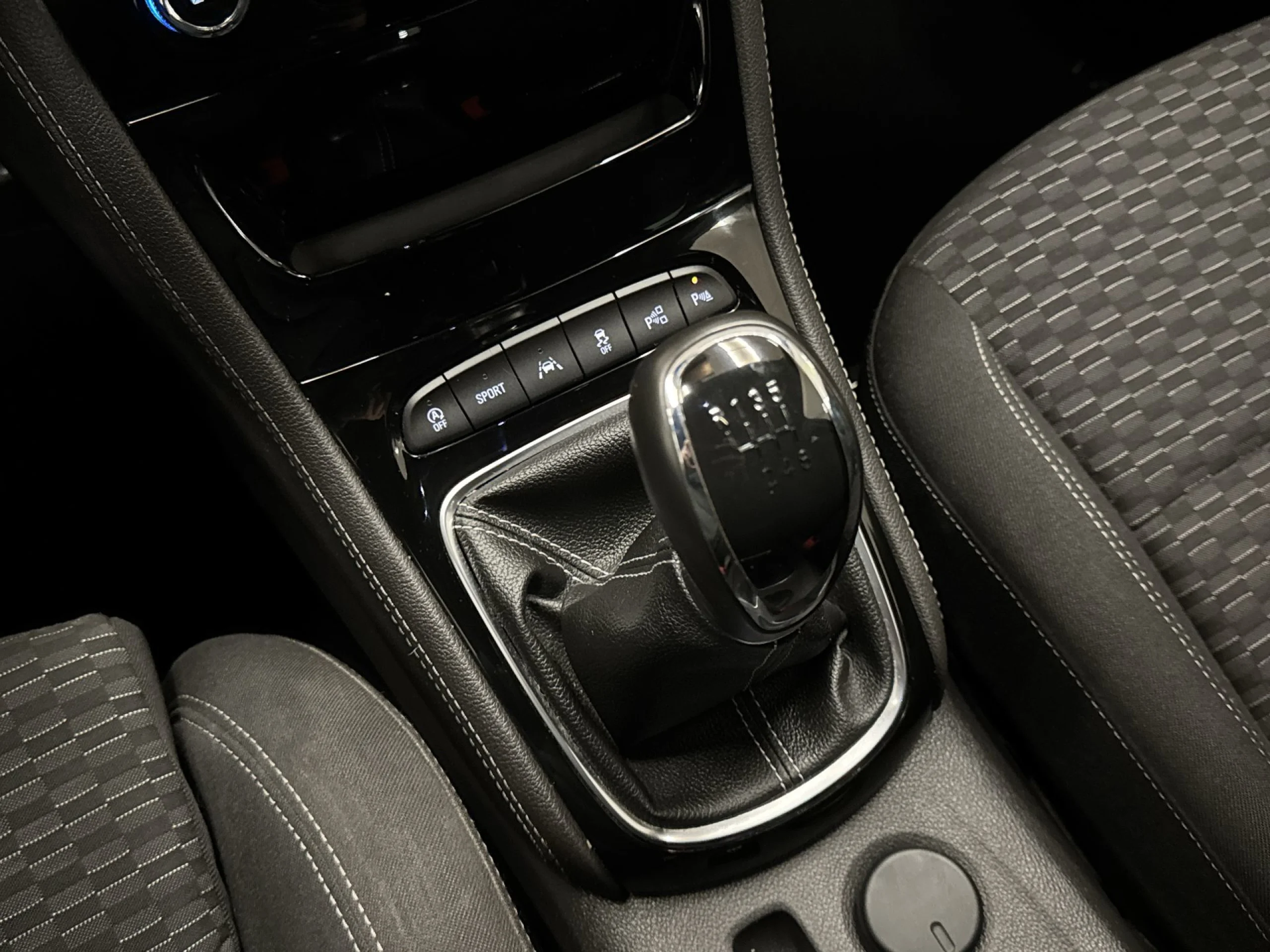 Opel Astra 1.4 Turbo GSi Line 110 kW (150 CV) - Foto 19