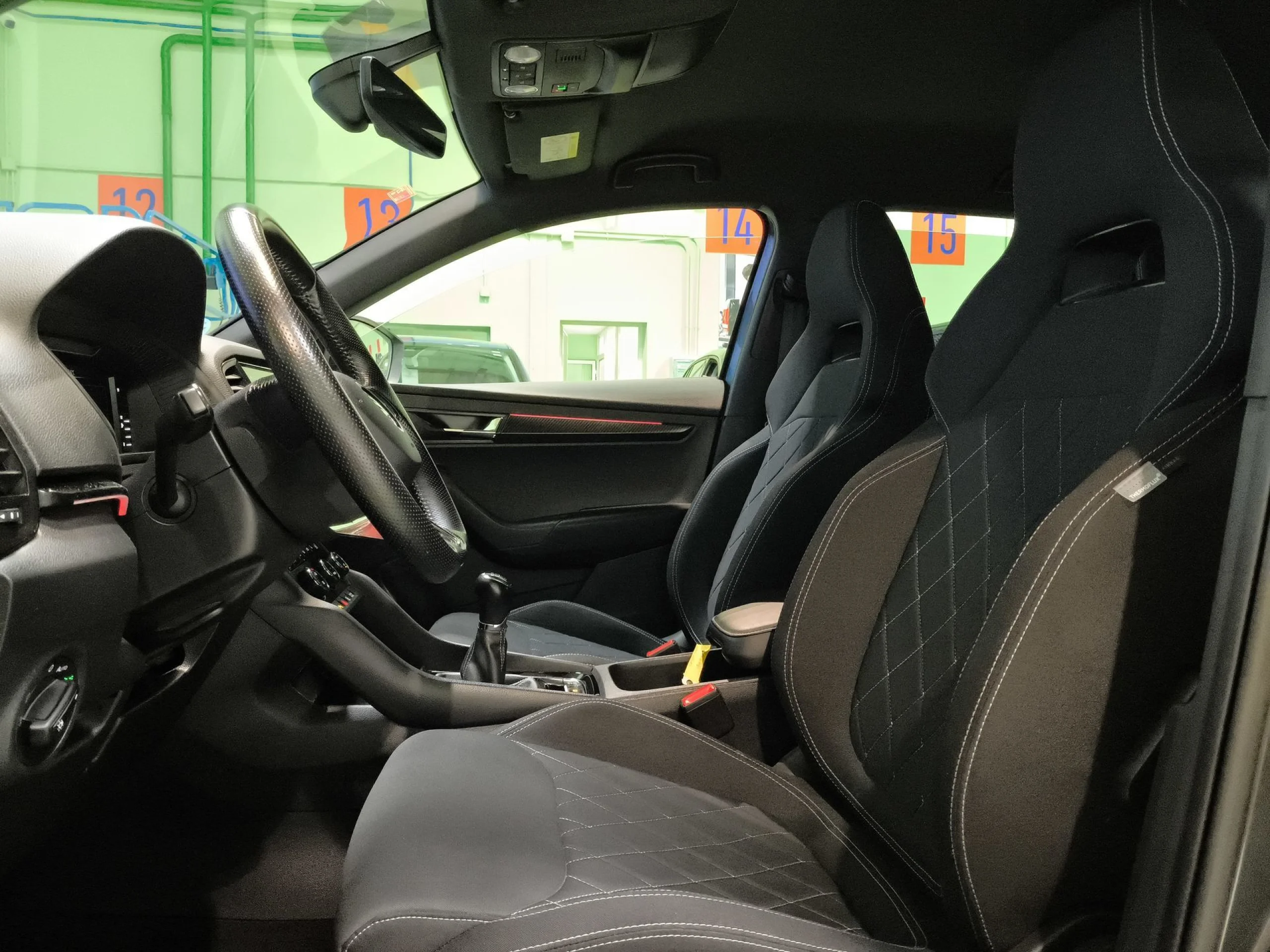 Skoda Karoq 1.5 TSI ACT Sportline 110 kW (150 CV) - Foto 8