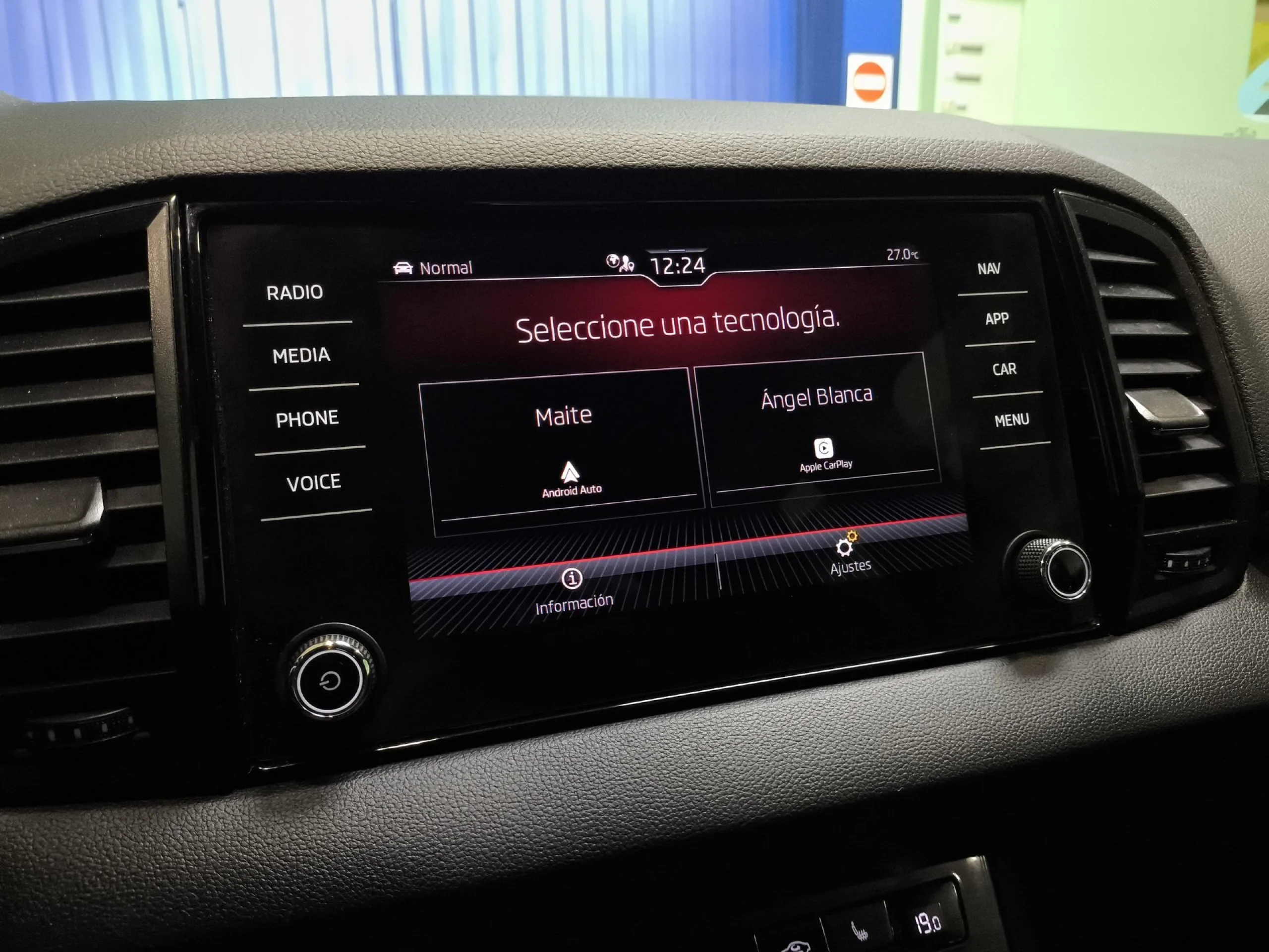 Skoda Karoq 1.5 TSI ACT Sportline 110 kW (150 CV) - Foto 20