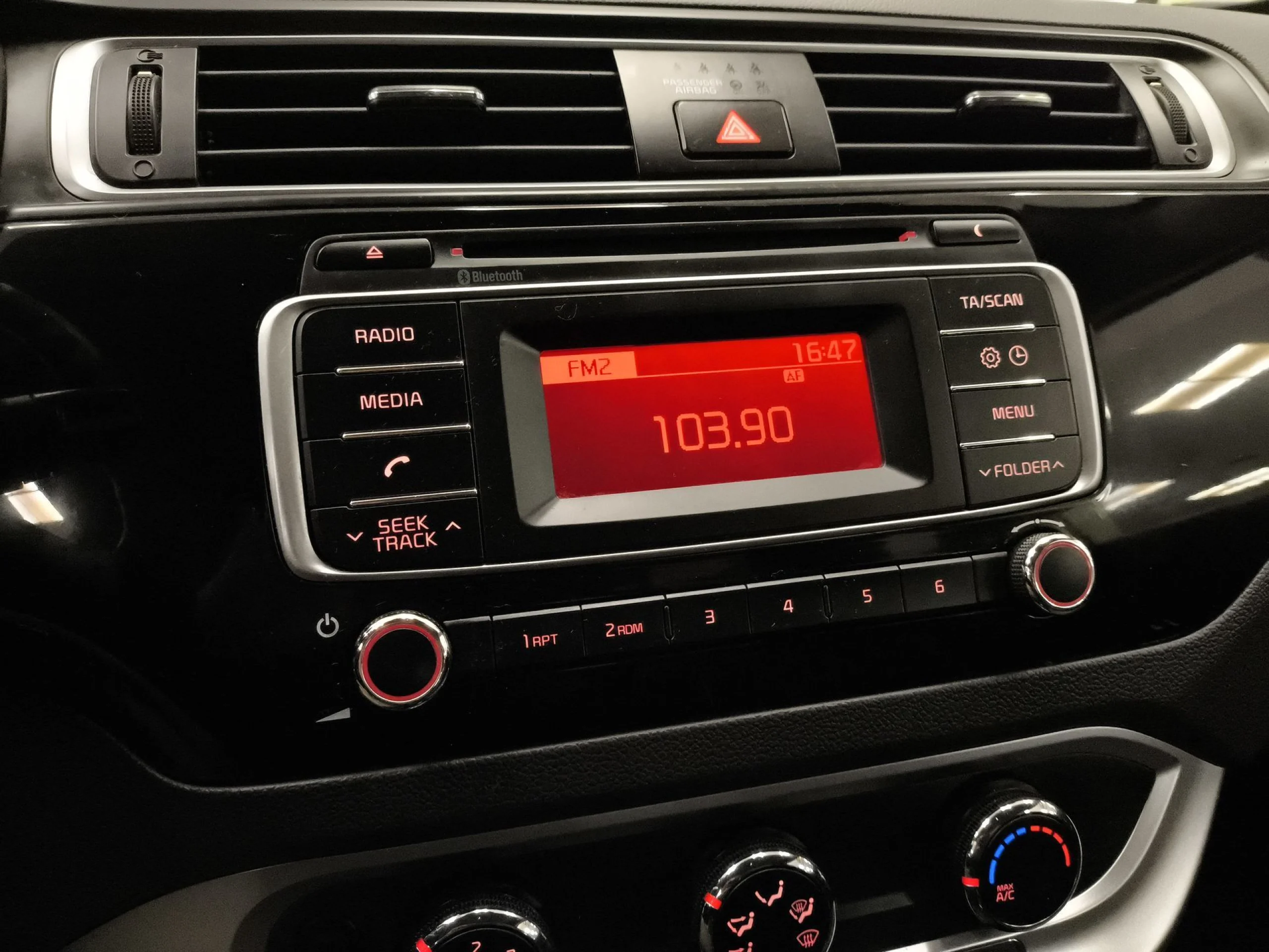 Kia Rio 1.1 CRDi WGT Concept 55 kW (75 CV) - Foto 13
