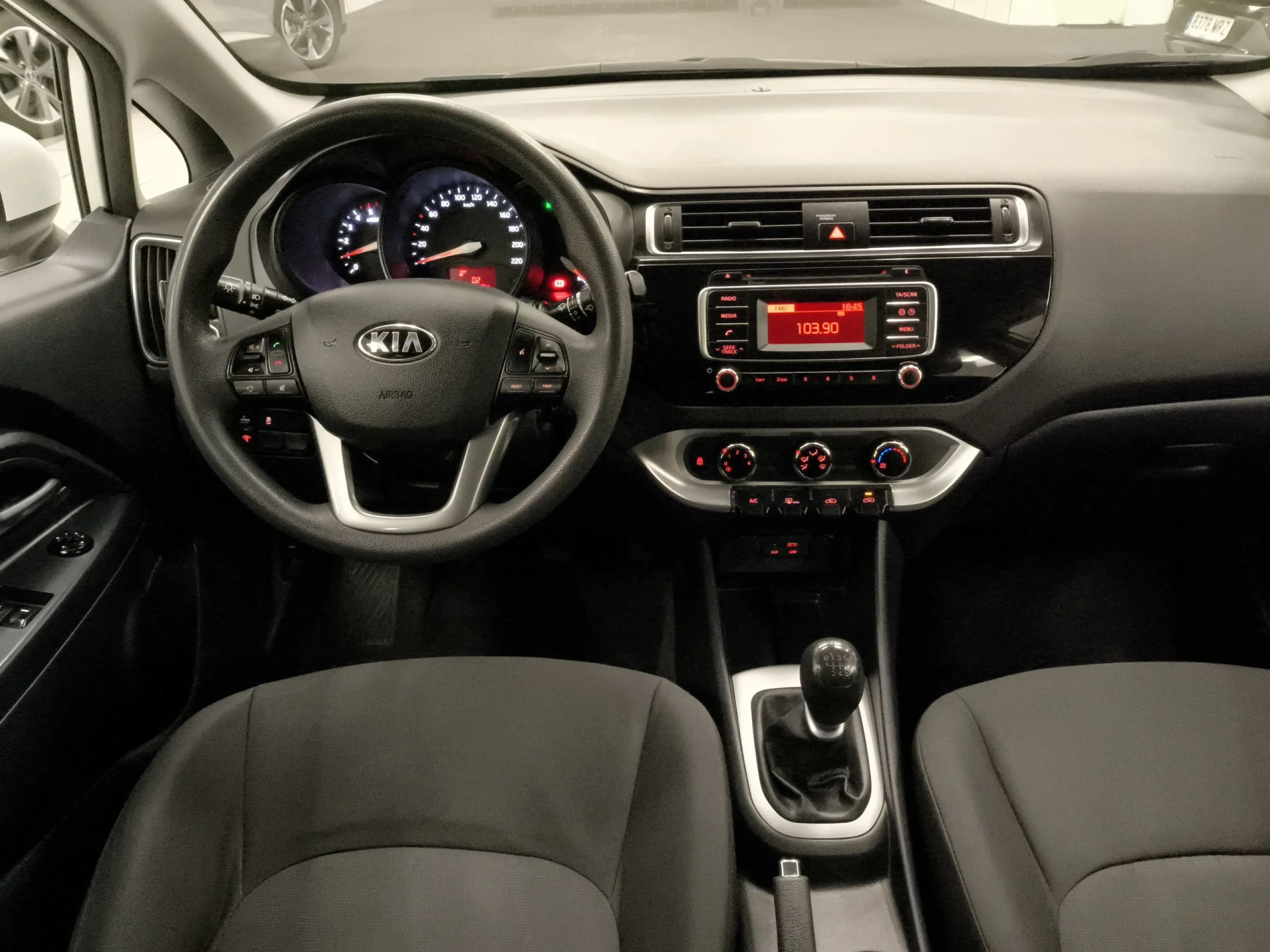 Kia Rio 1.1 CRDi WGT Concept 55 kW (75 CV) - Foto 16