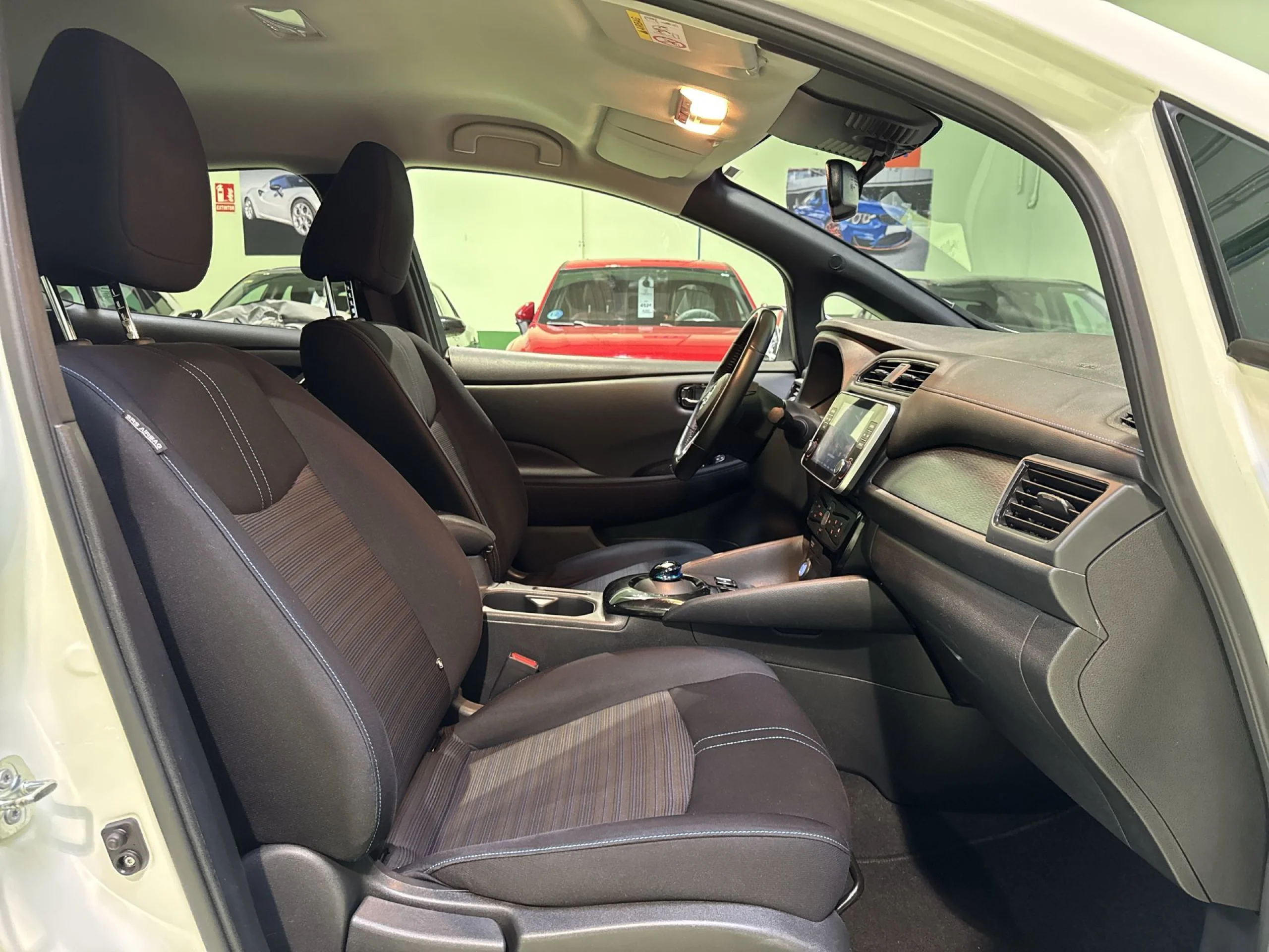 Nissan Leaf 40kWh N-Connecta 110 kW (150 CV) - Foto 24