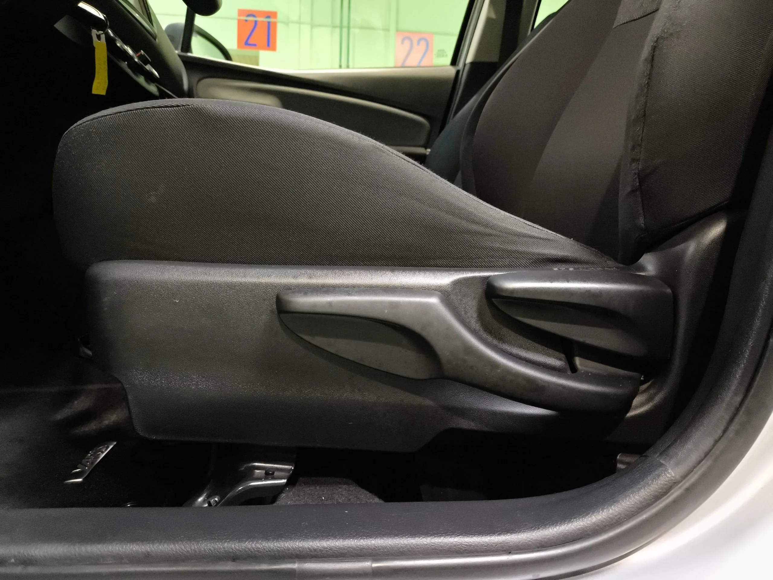 Toyota Yaris 1.3 Active MultiDrive 73 kW (99 CV) - Foto 9