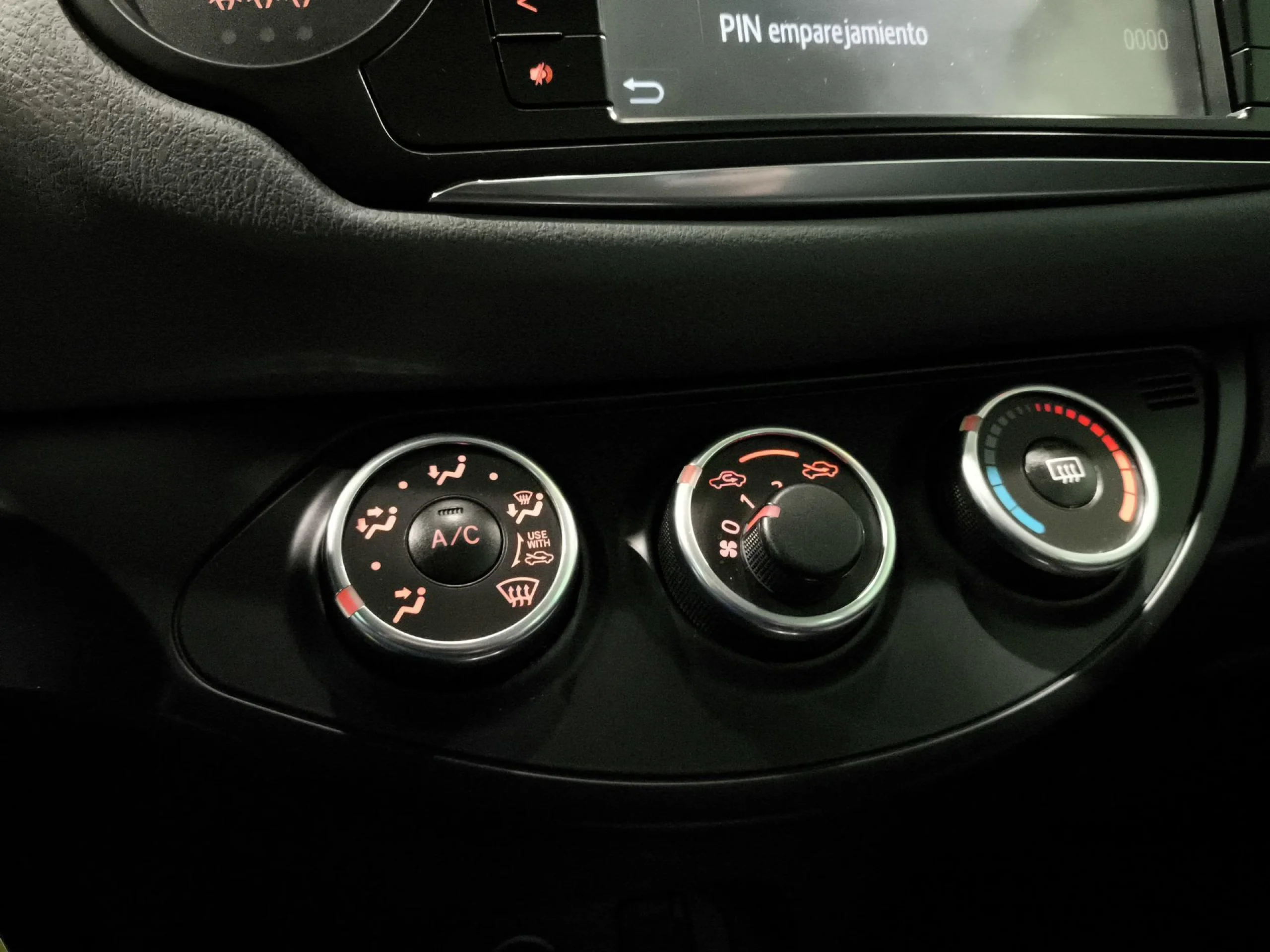 Toyota Yaris 1.3 Active MultiDrive 73 kW (99 CV) - Foto 17