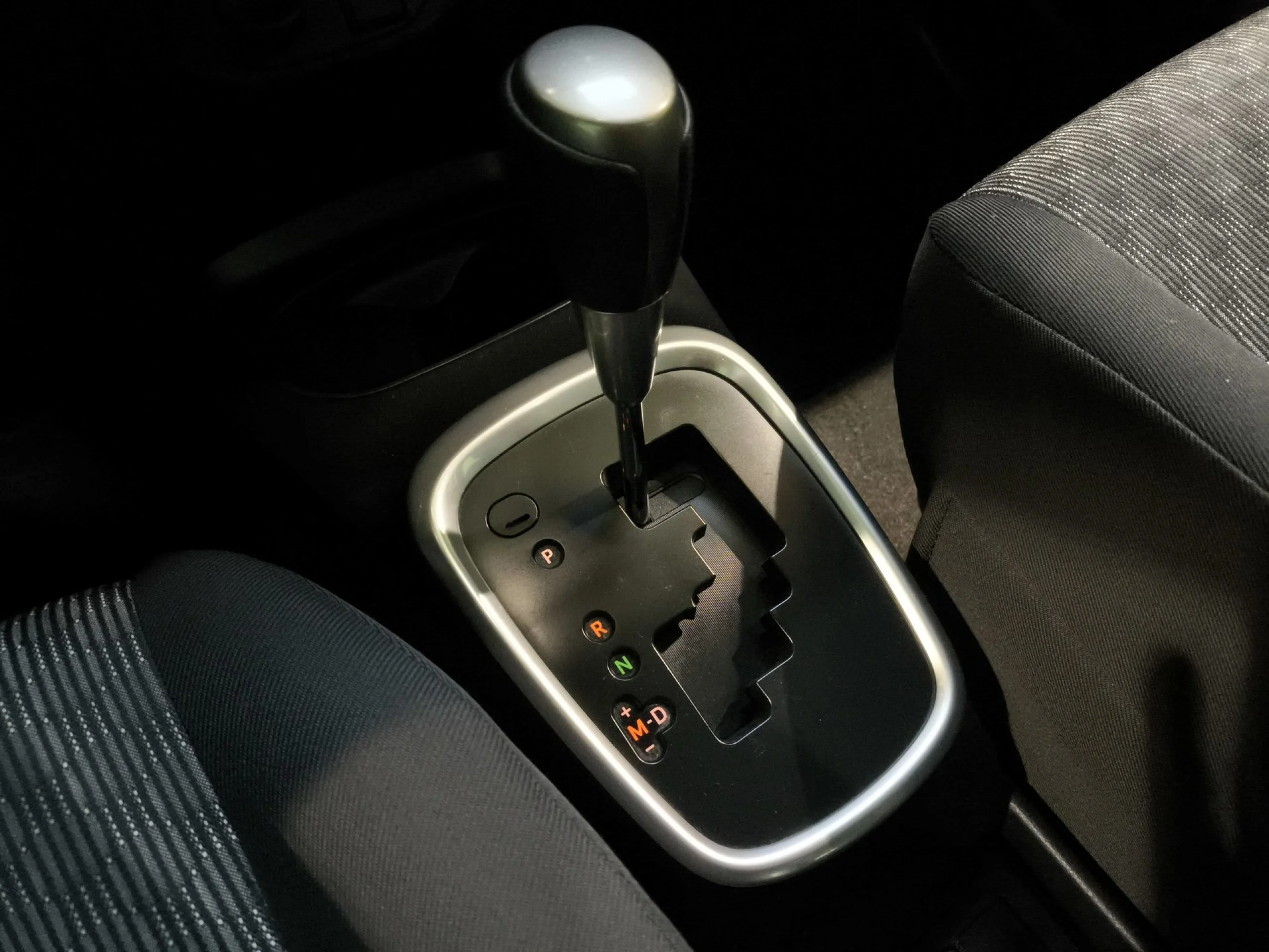 Toyota Yaris 1.3 Active MultiDrive 73 kW (99 CV) - Foto 18