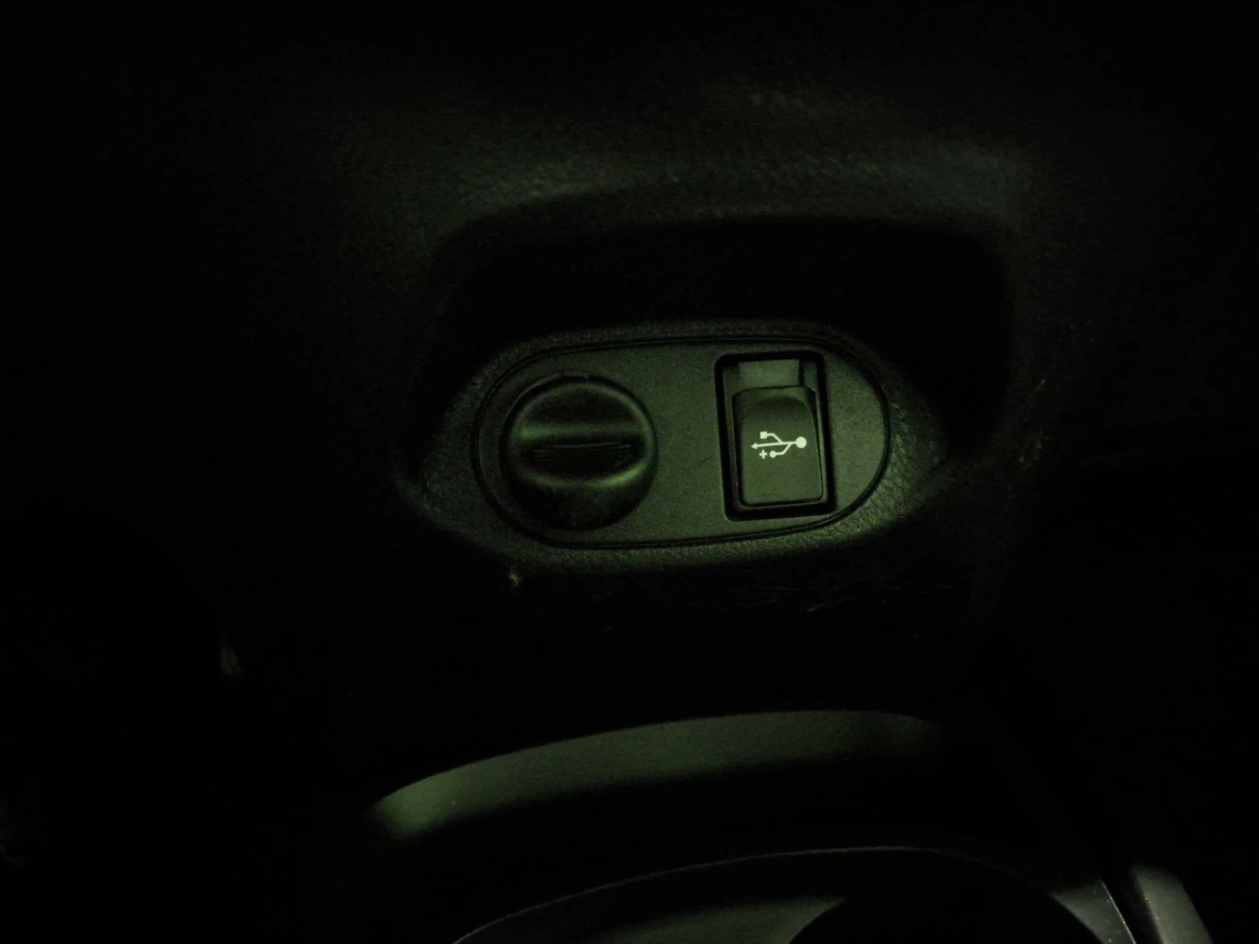 Toyota Yaris 1.3 Active MultiDrive 73 kW (99 CV) - Foto 19