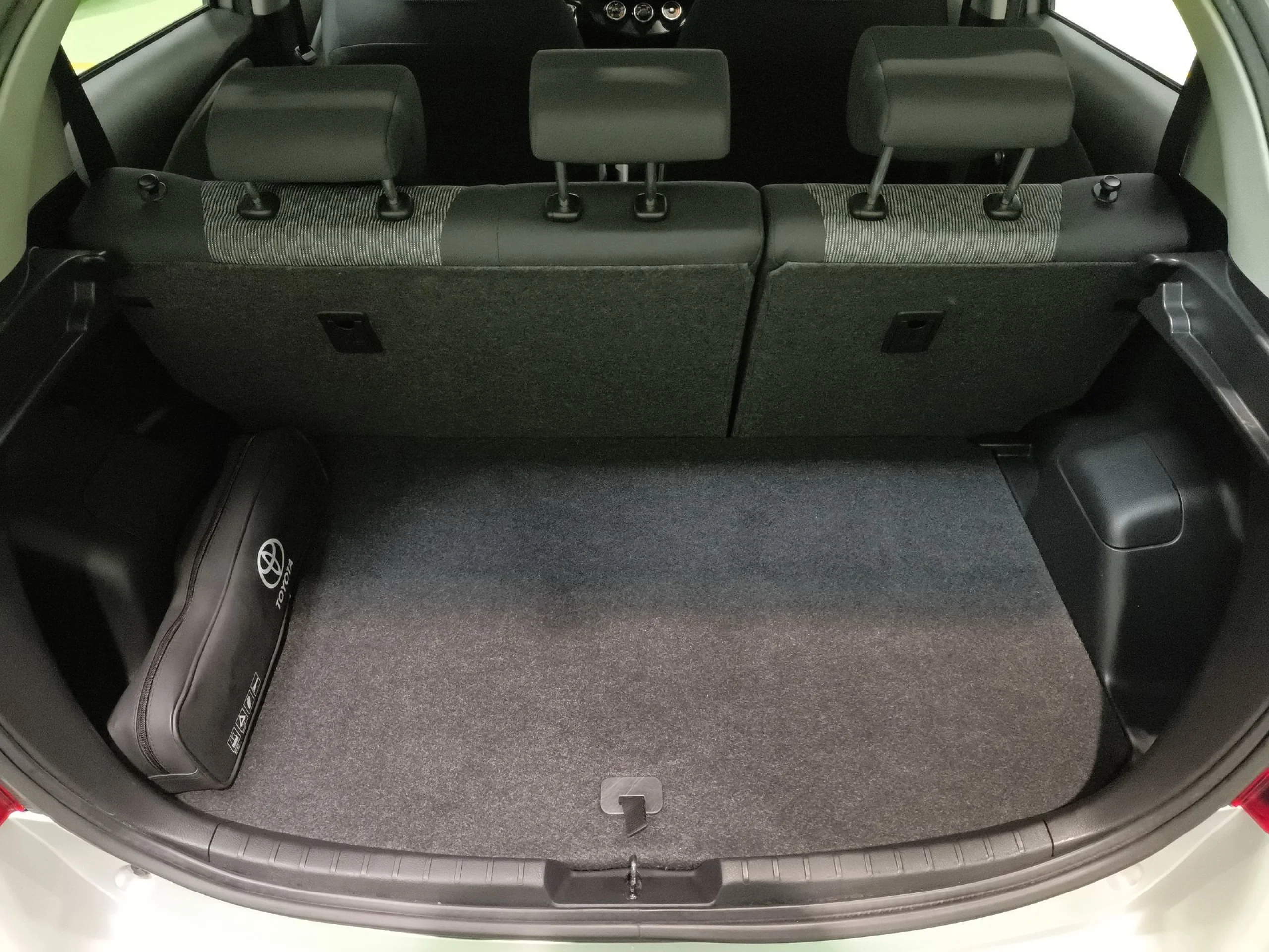 Toyota Yaris 1.3 Active MultiDrive 73 kW (99 CV) - Foto 21