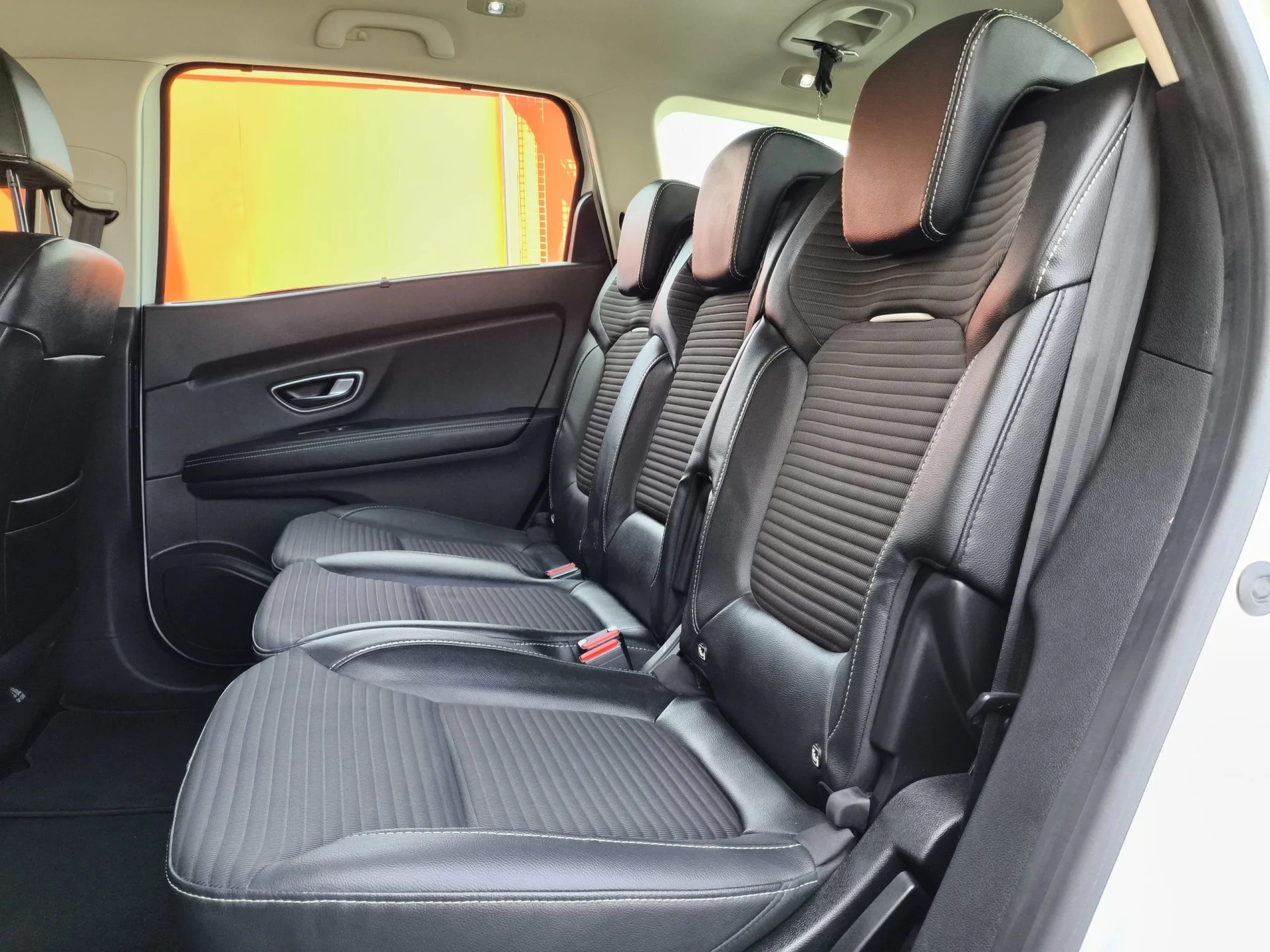 Renault Grand Scenic Zen TCe 103 kW (140 CV) GPF - Foto 24