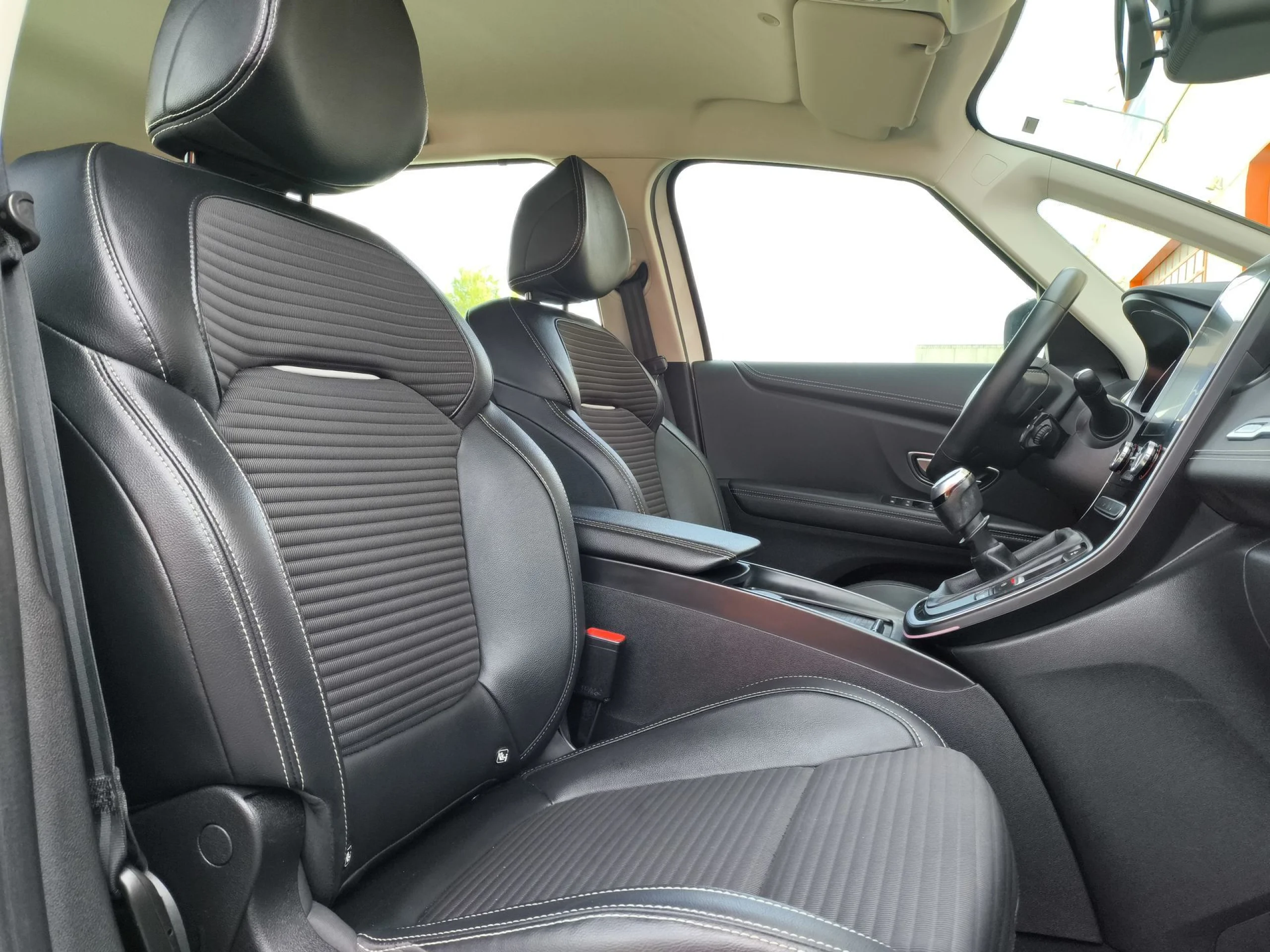 Renault Grand Scenic Zen TCe 103 kW (140 CV) GPF - Foto 29