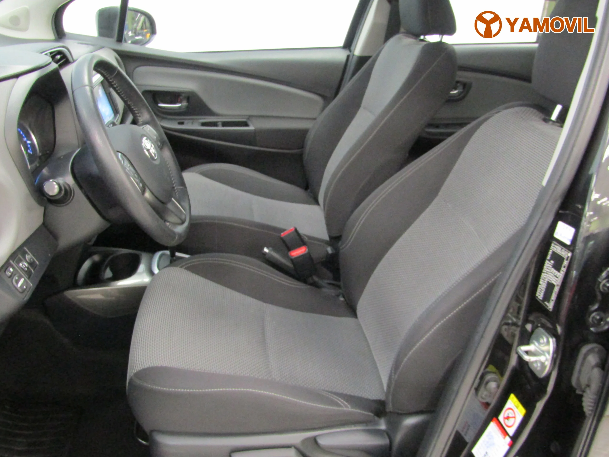 Toyota Yaris 1.5 HYBRID ACTIVE - Foto 18