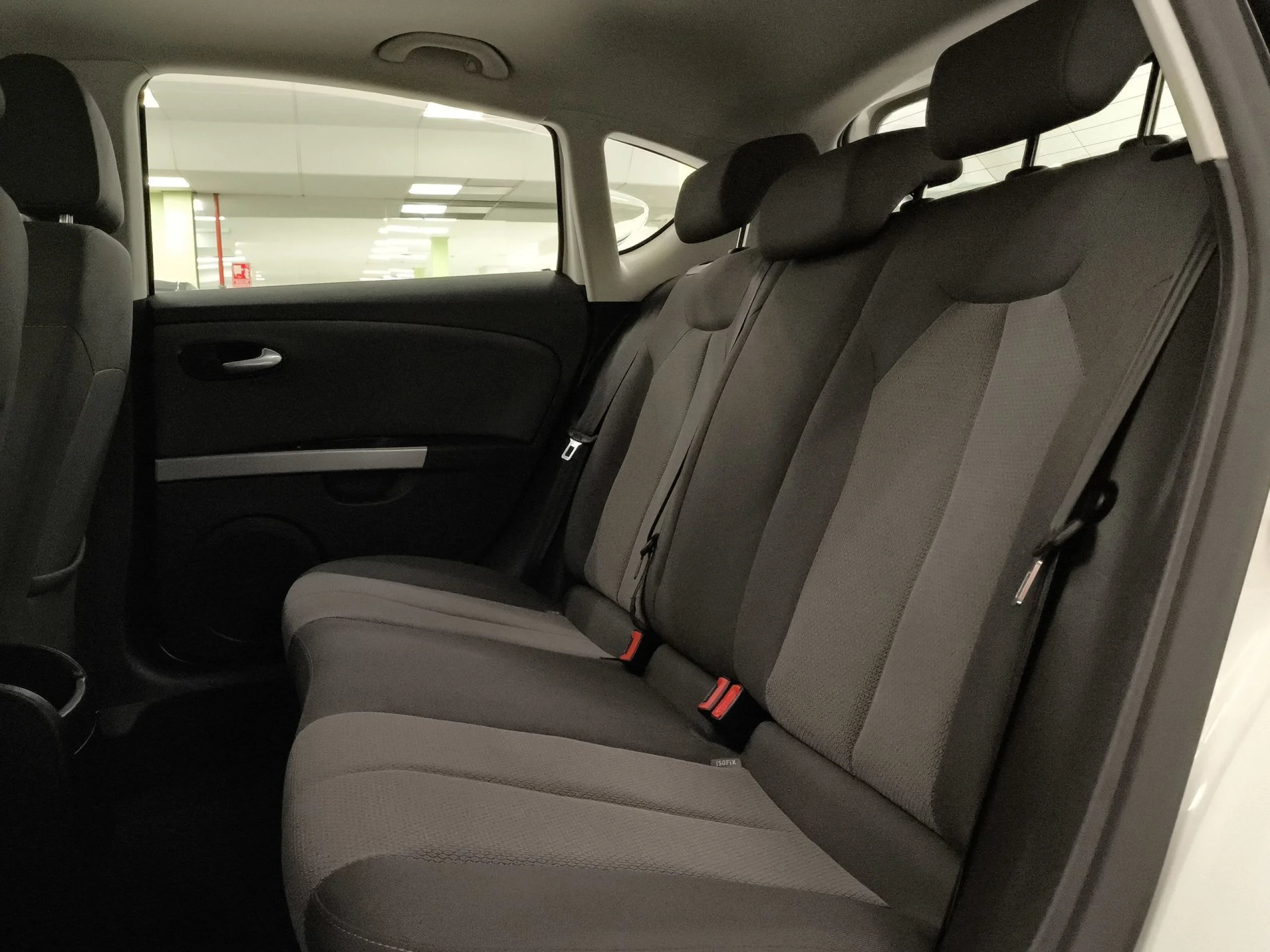 Seat León 1.6 TDI Style 77 kW (105 CV) - Foto 25