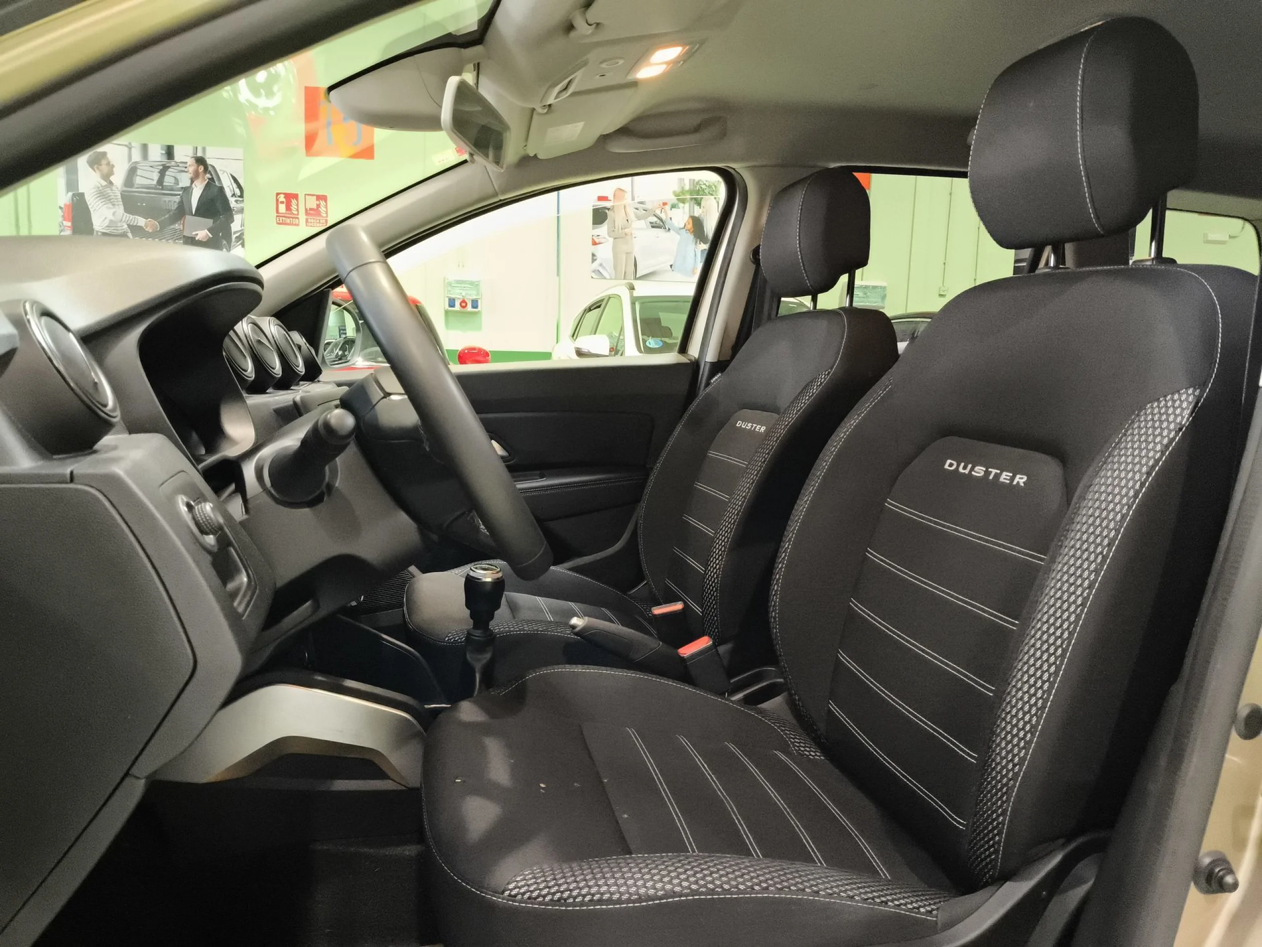 Dacia Duster Prestige TCE 92 kW (125 CV) 4x2 - Foto 8