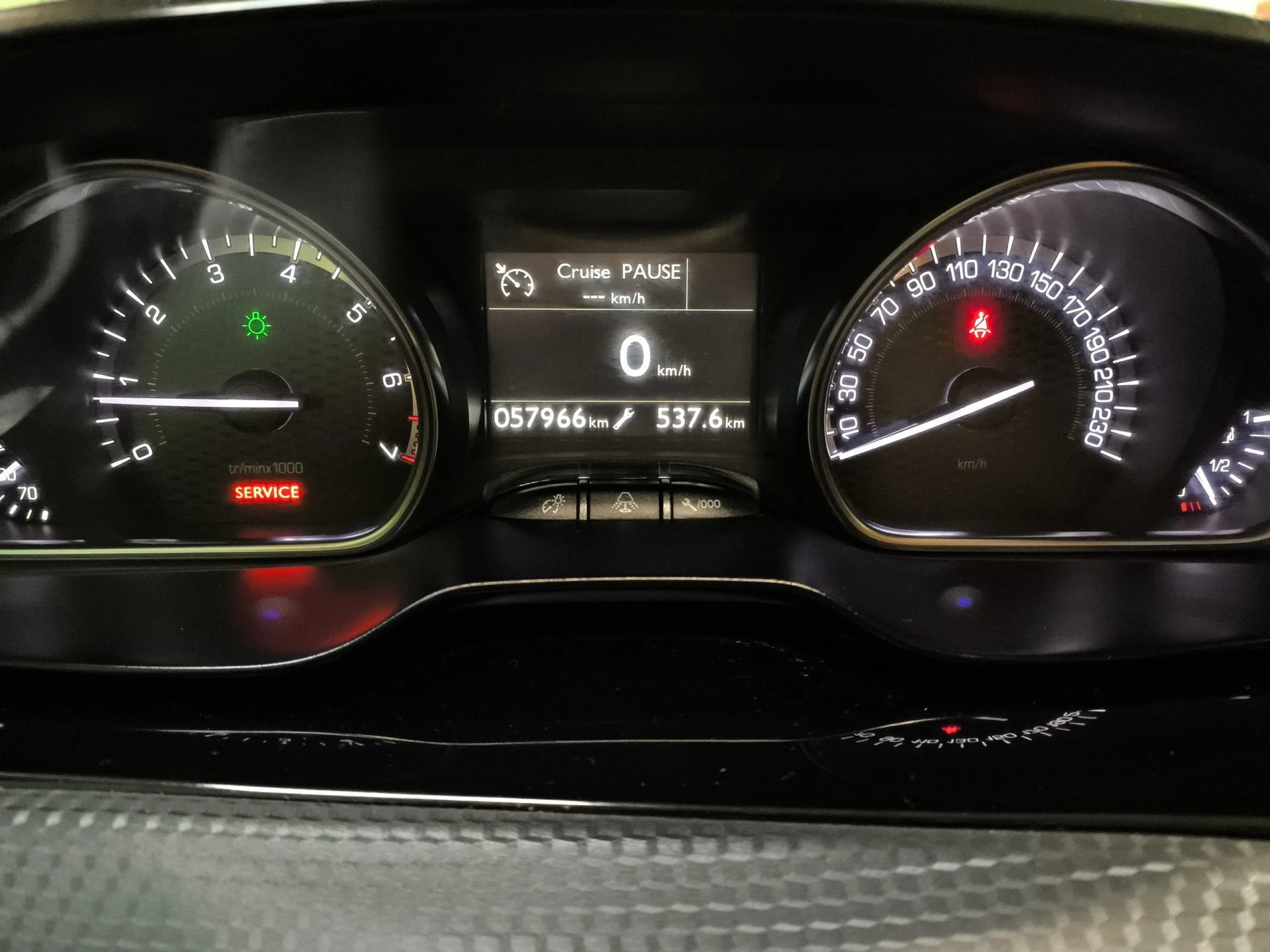 Peugeot 2008 PureTech 110 SANDS GT Line 81 kW (110 CV) - Foto 12