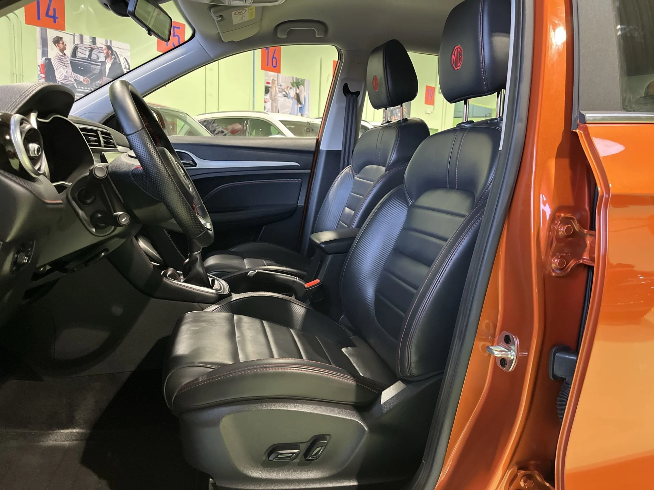 MG ZS 1.5 Comfort 78 kW (106 CV) - Foto 8